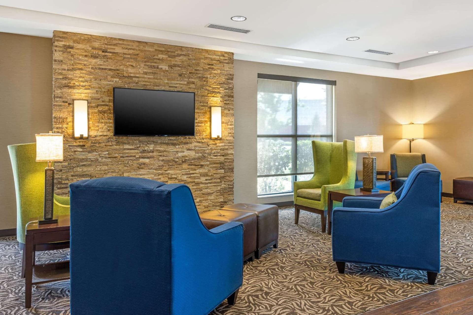 Comfort Inn & Suites At CrossPlex Village gallery photo in Birmingham, AL — image 9