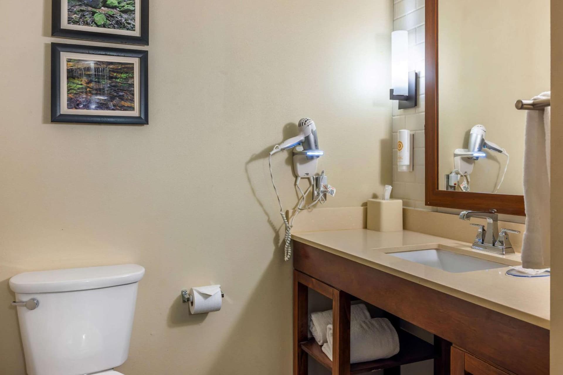 Comfort Inn & Suites At CrossPlex Village gallery photo in Birmingham, AL — image 25