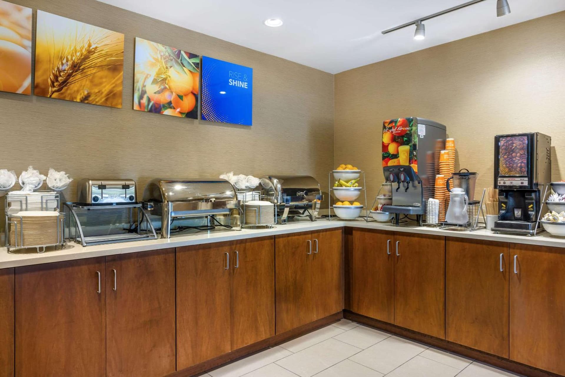 Comfort Inn & Suites At CrossPlex Village gallery photo in Birmingham, AL — image 18