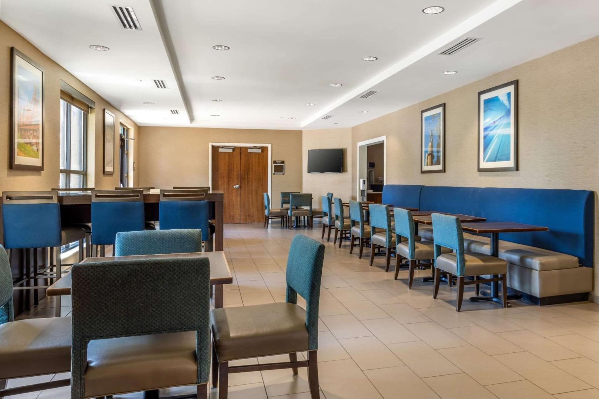 Comfort Inn & Suites At CrossPlex Village gallery photo in Birmingham, AL — image 34