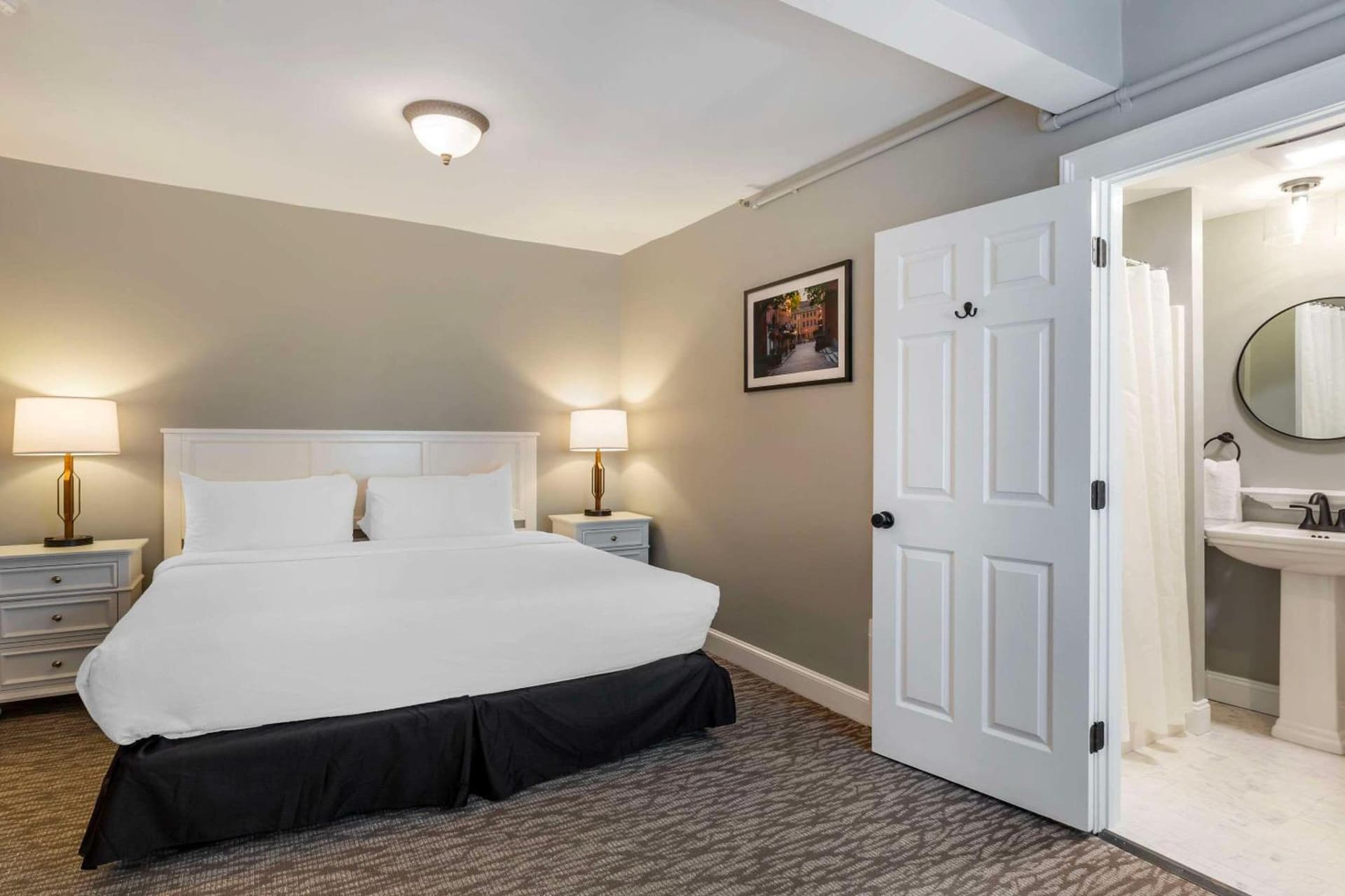 Essex Street Inn & Suites, an Ascend Collection Hotel gallery photo in Newburyport, MA — image 30