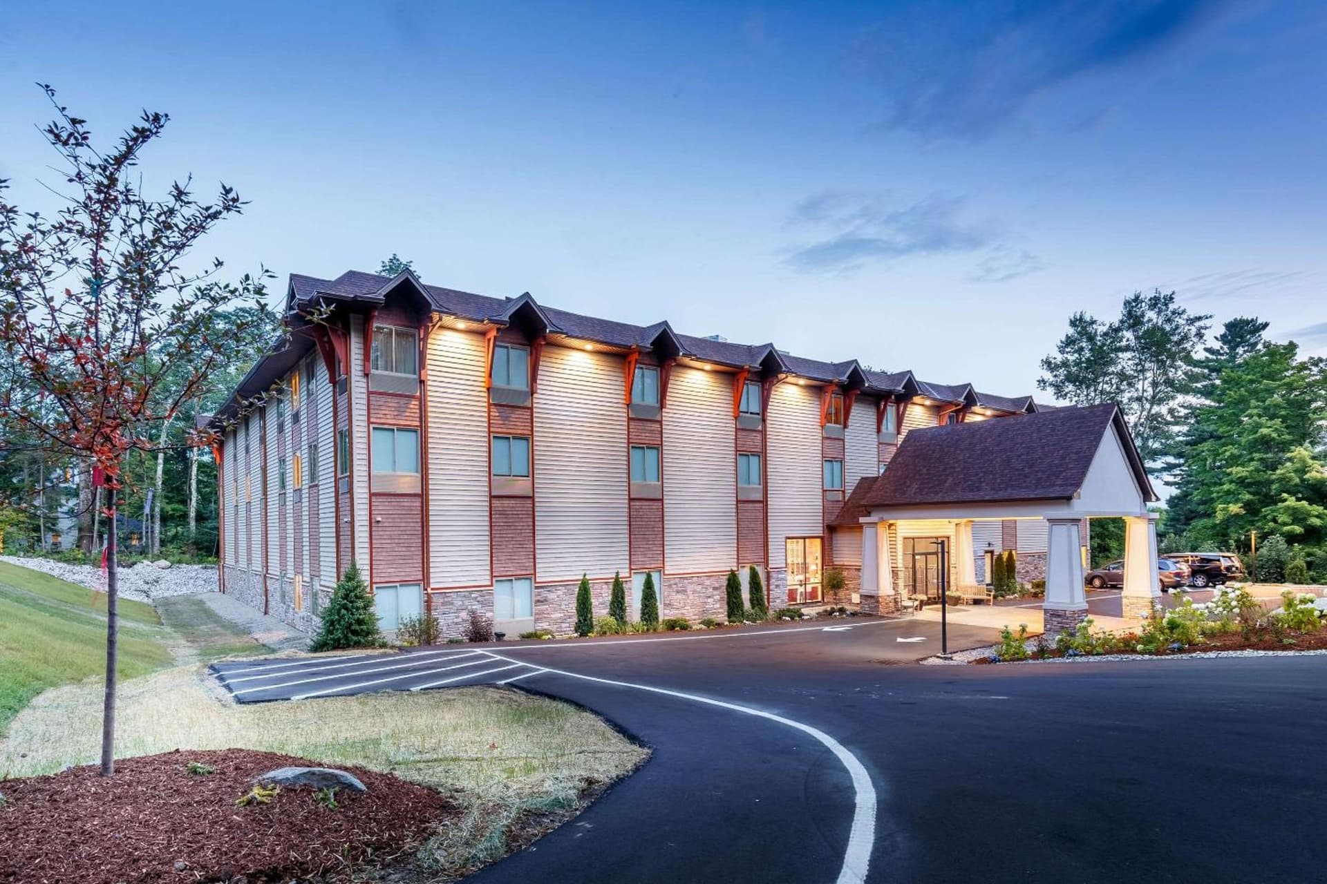 The Chandler Inn Bethlehem - Littleton, an Ascend Collection Hotel featured exterior or lobby in Bethlehem — similar hotel
