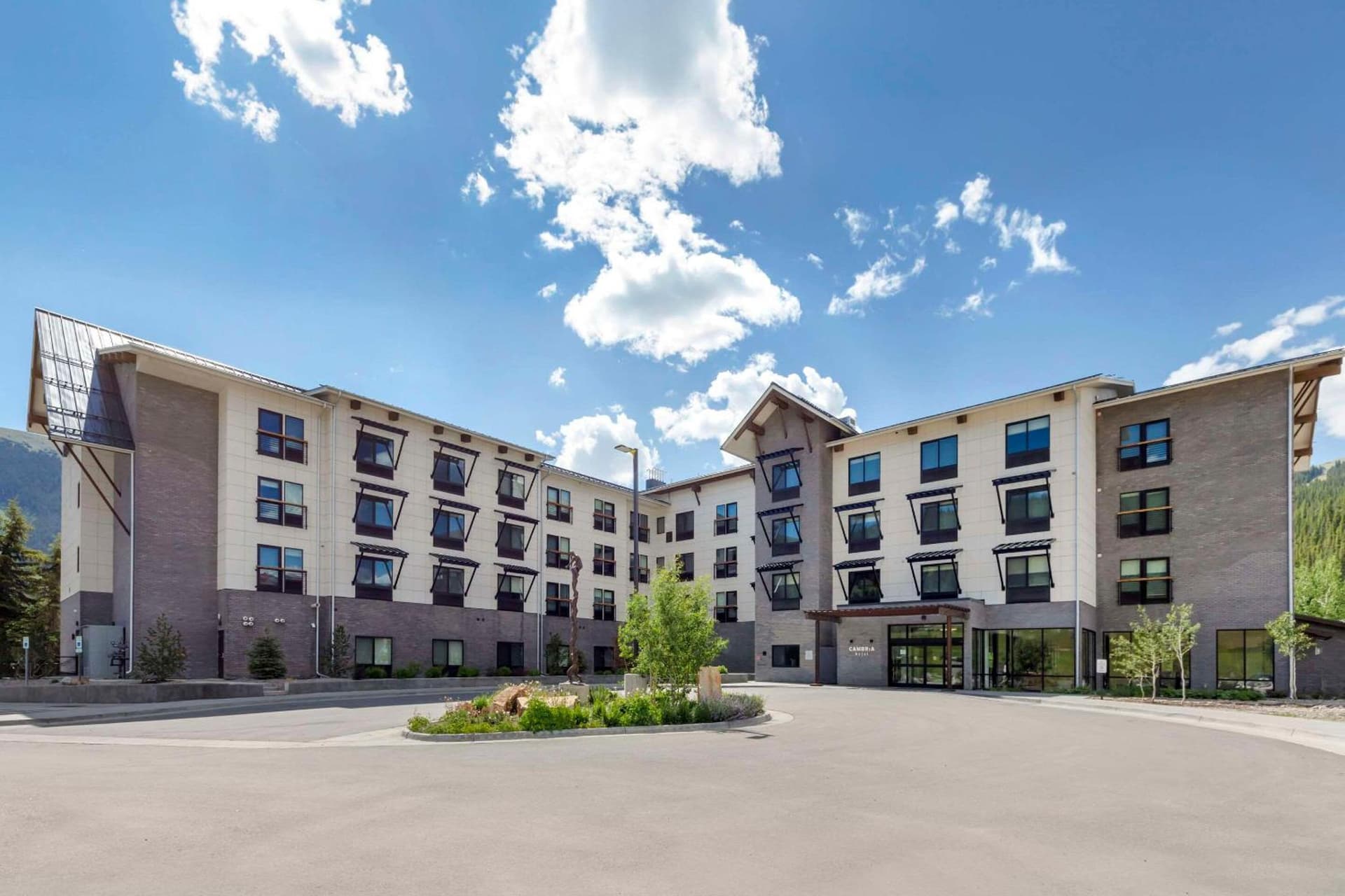 Cambria Hotel Copper Mountain interior in Frisco, CO — gallery photo 2