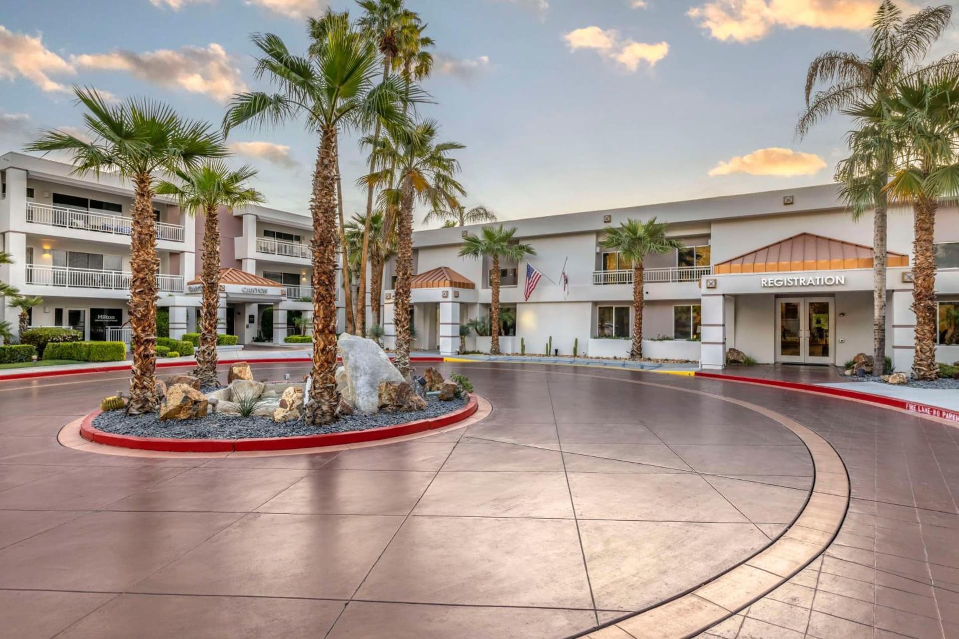 Hilton Vacation Club Palm Canyon Palm Springs interior in Palm Springs, CA — gallery photo 2