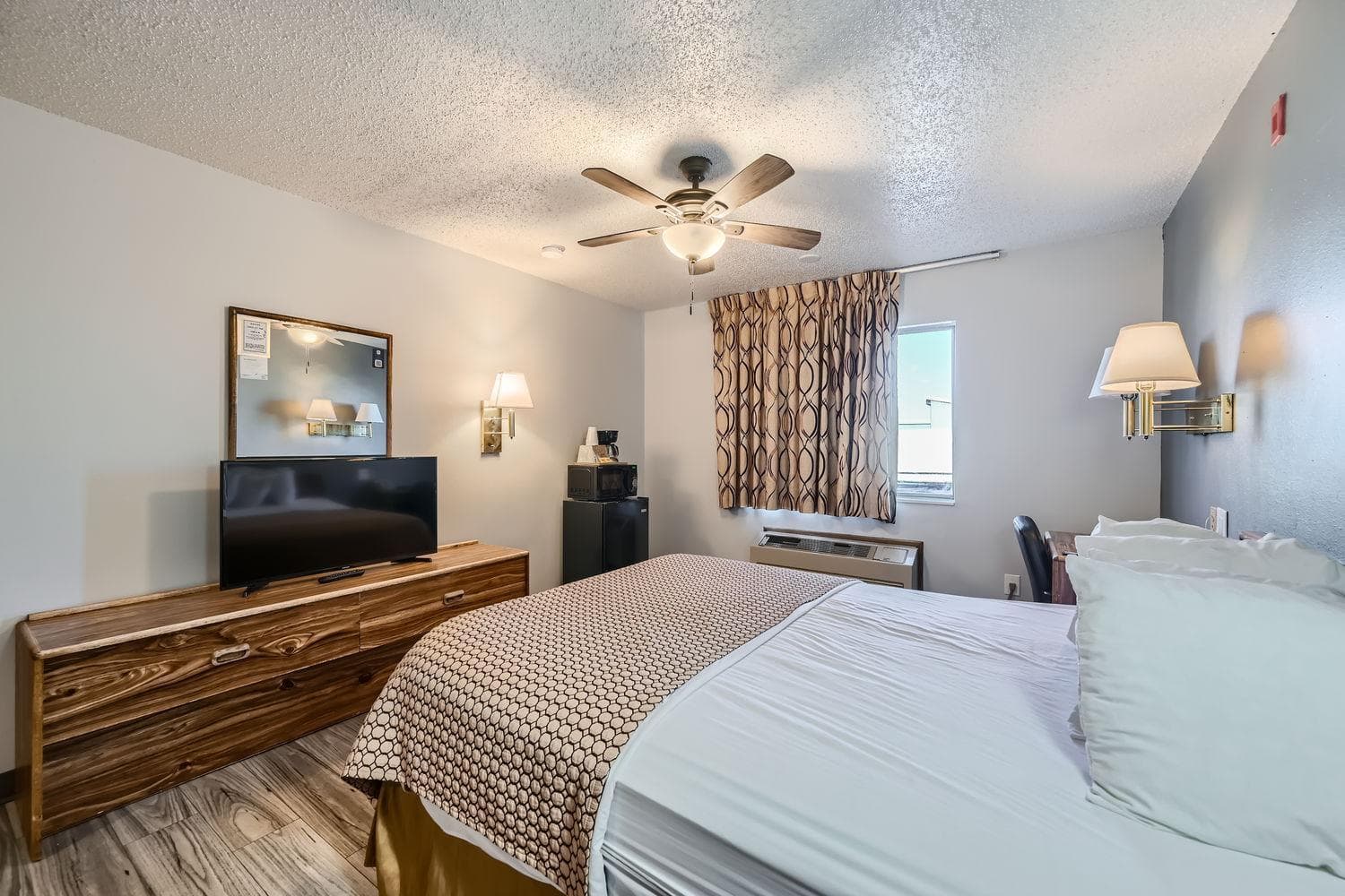 Travelodge by Wyndham Longmont gallery photo in Longmont, CO — image 31