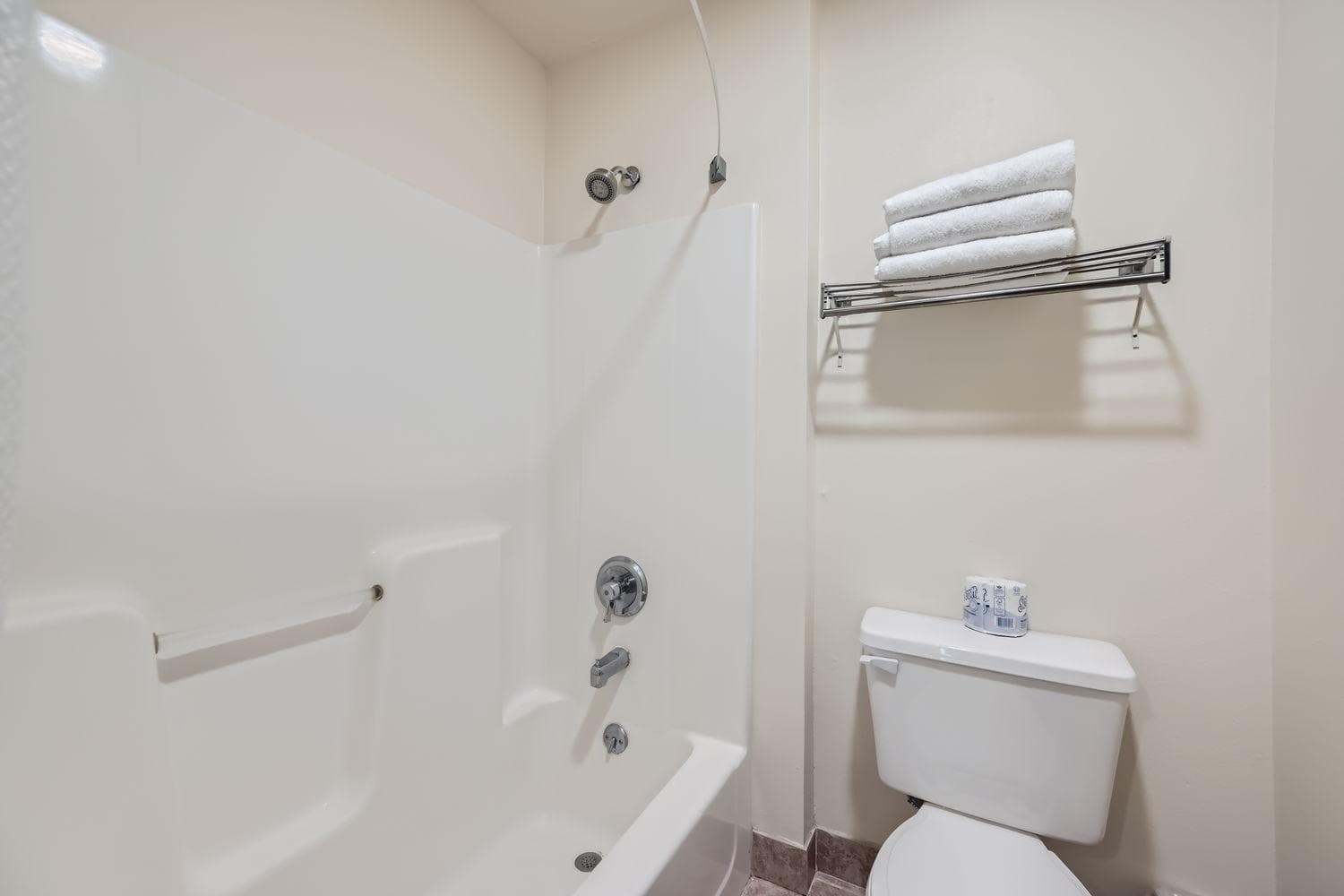 Travelodge by Wyndham Longmont gallery photo in Longmont, CO — image 59