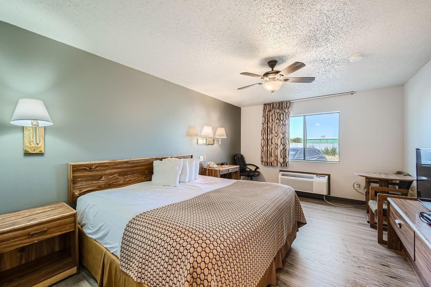 Travelodge by Wyndham Longmont gallery photo in Longmont, CO — image 5