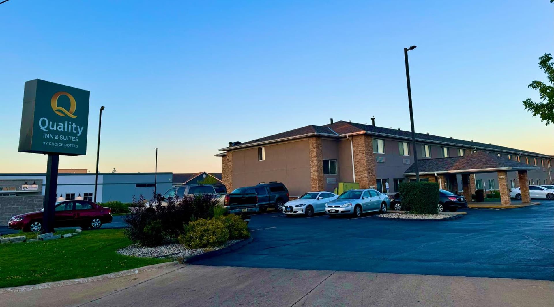 Quality Inn & Suites Green Bay - Ashwaubenon interior in Green Bay, WI — gallery photo 2