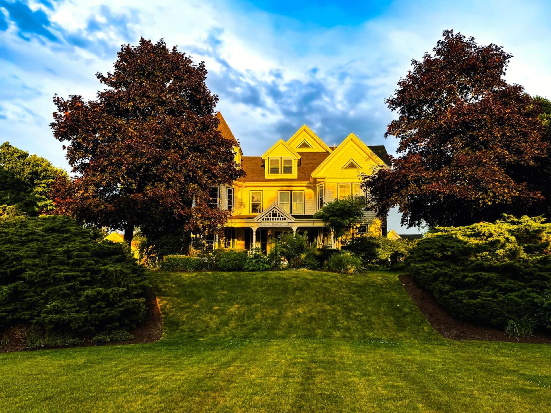 The Rockport House featured exterior or lobby in Rockport — similar hotel