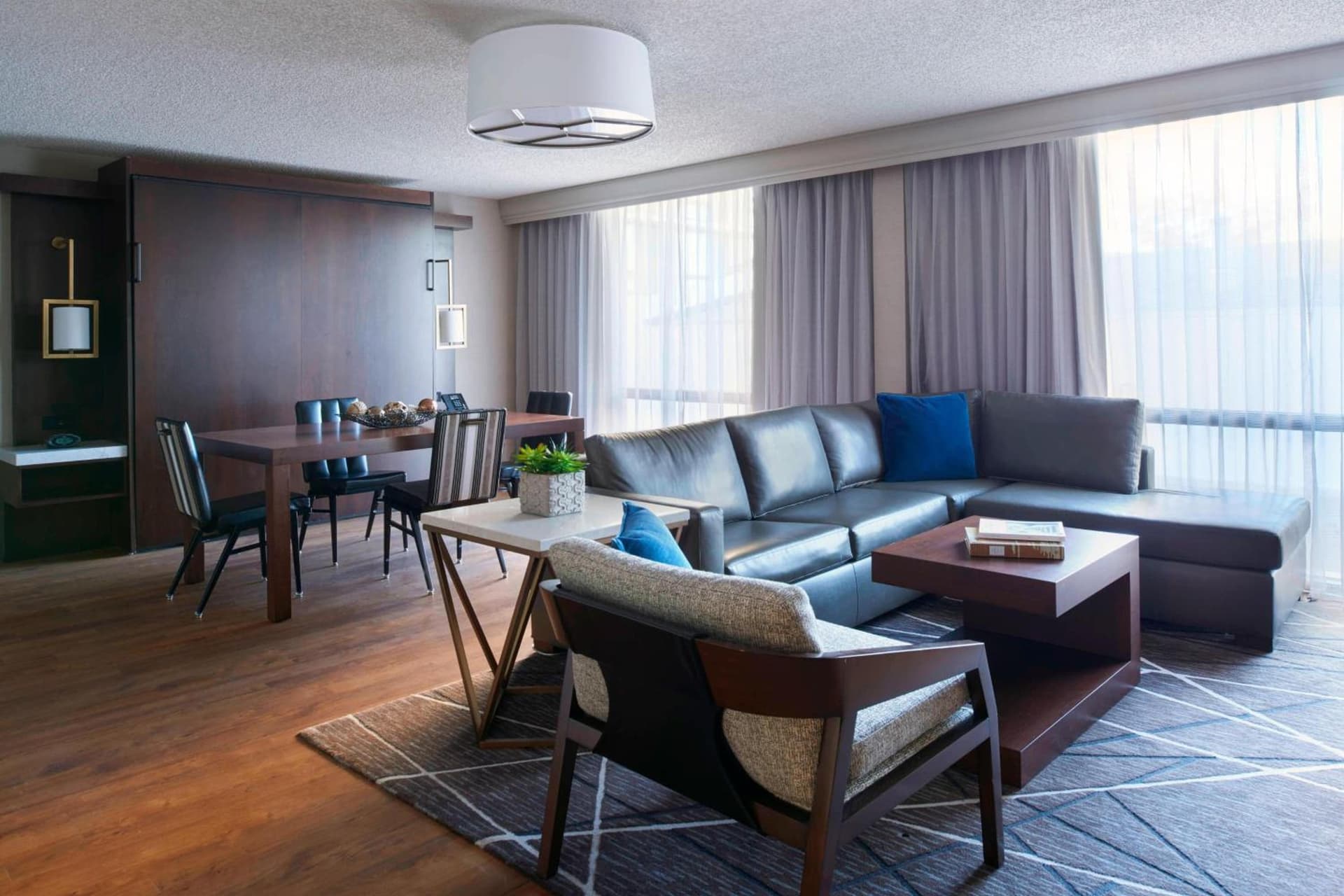 Kansas City Airport Marriott interior in Kansas City, KS — gallery photo 2