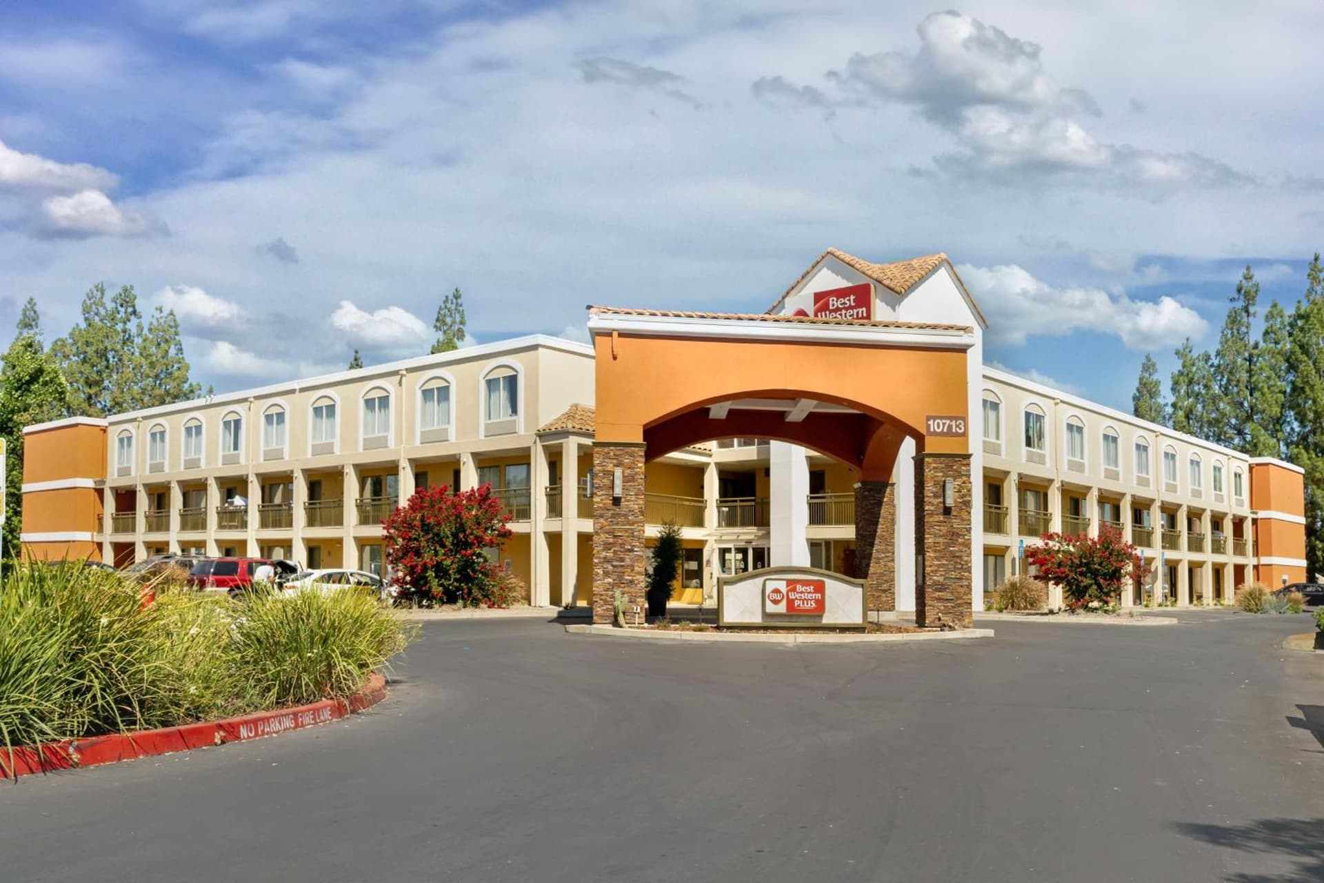 Best Western Plus Rancho Cordova Inn gallery photo in Rancho Cordova, CA — image 42