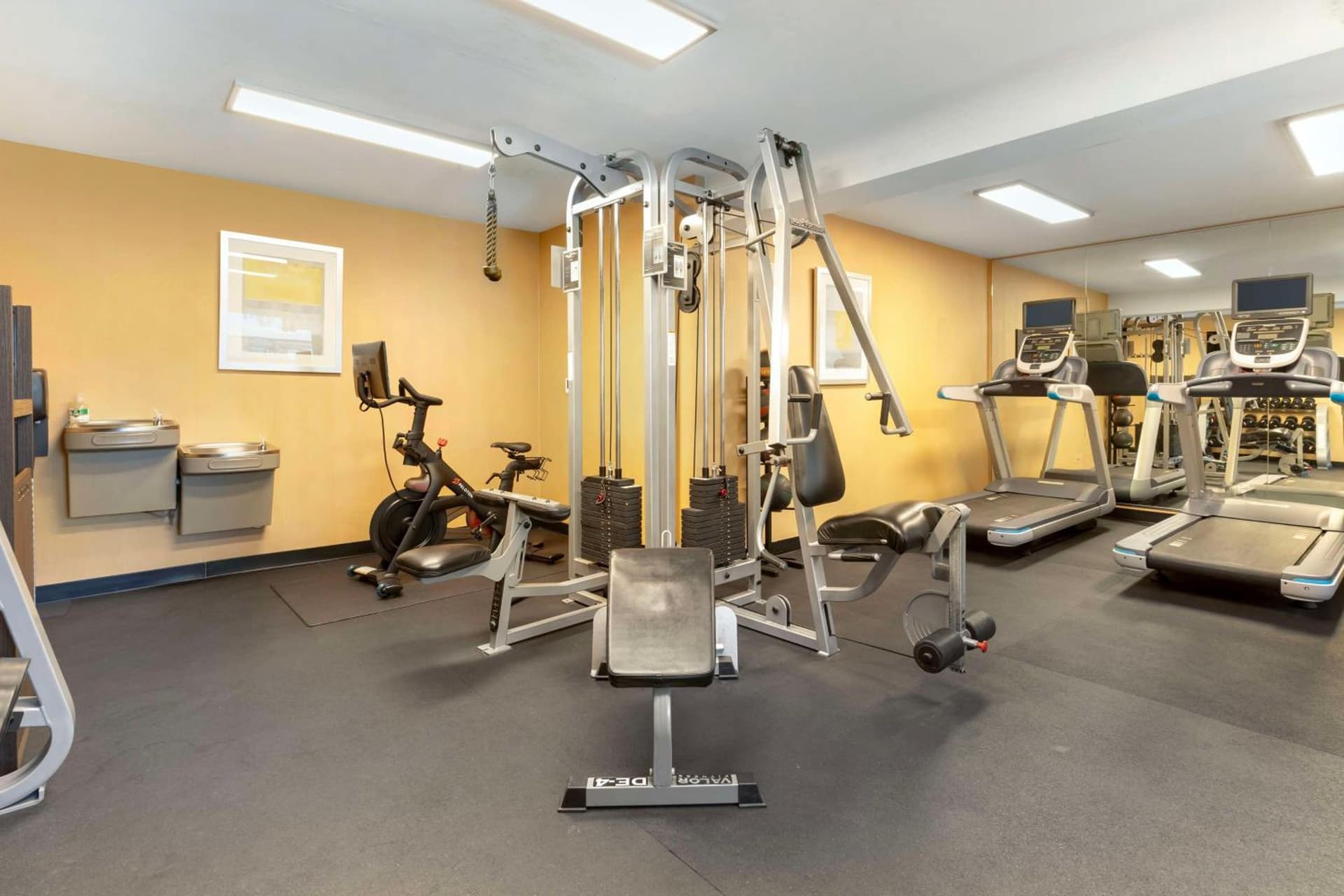 Best Western Plus Rancho Cordova Inn gallery photo in Rancho Cordova, CA — image 45