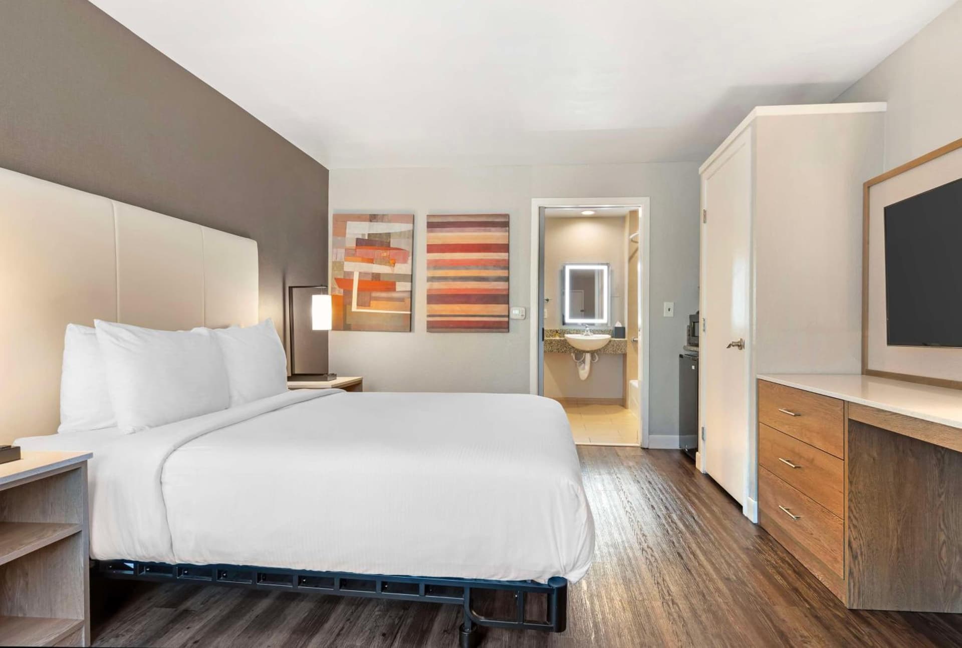 Best Western Plus Rancho Cordova Inn gallery photo in Rancho Cordova, CA — image 50