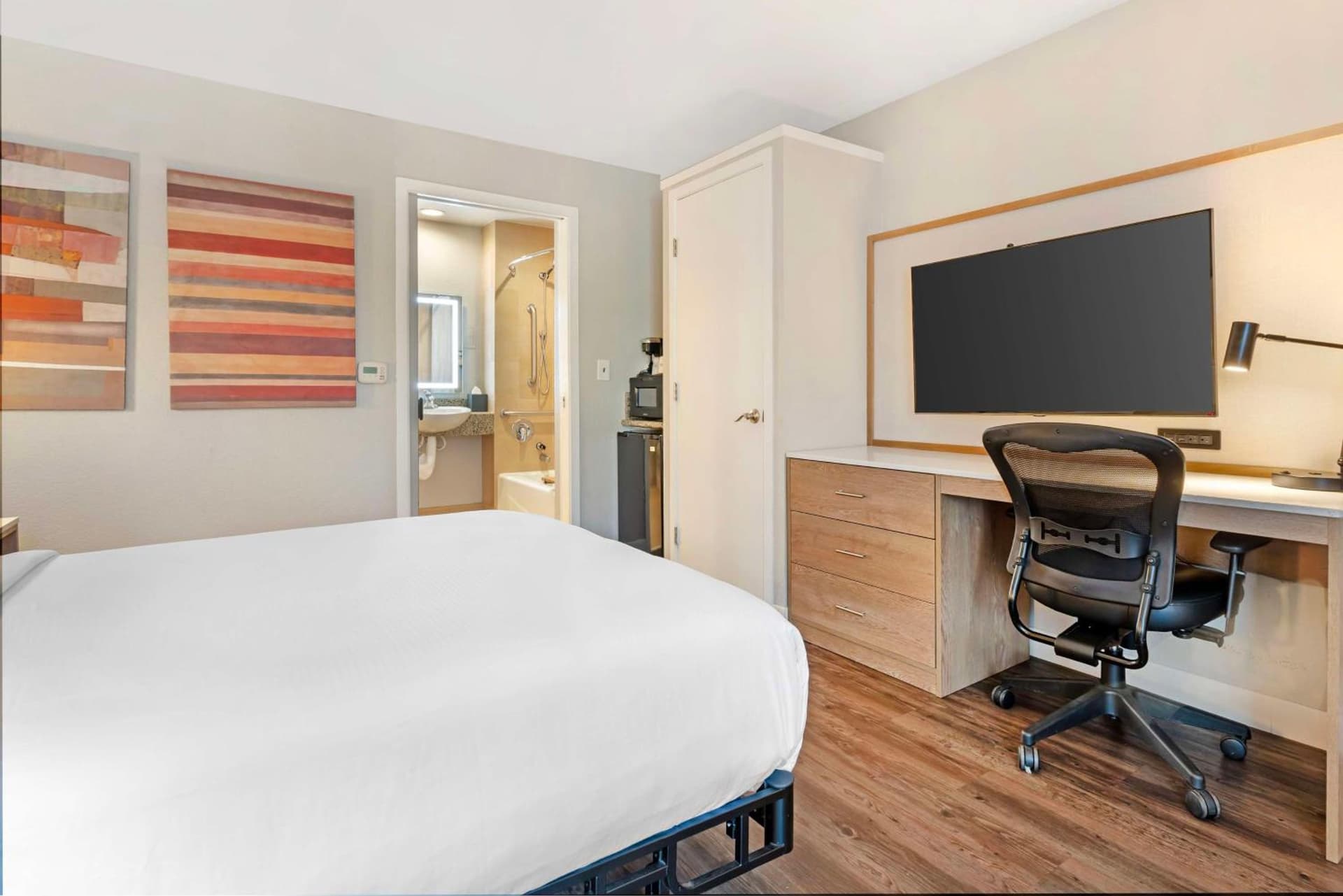 Best Western Plus Rancho Cordova Inn gallery photo in Rancho Cordova, CA — image 58