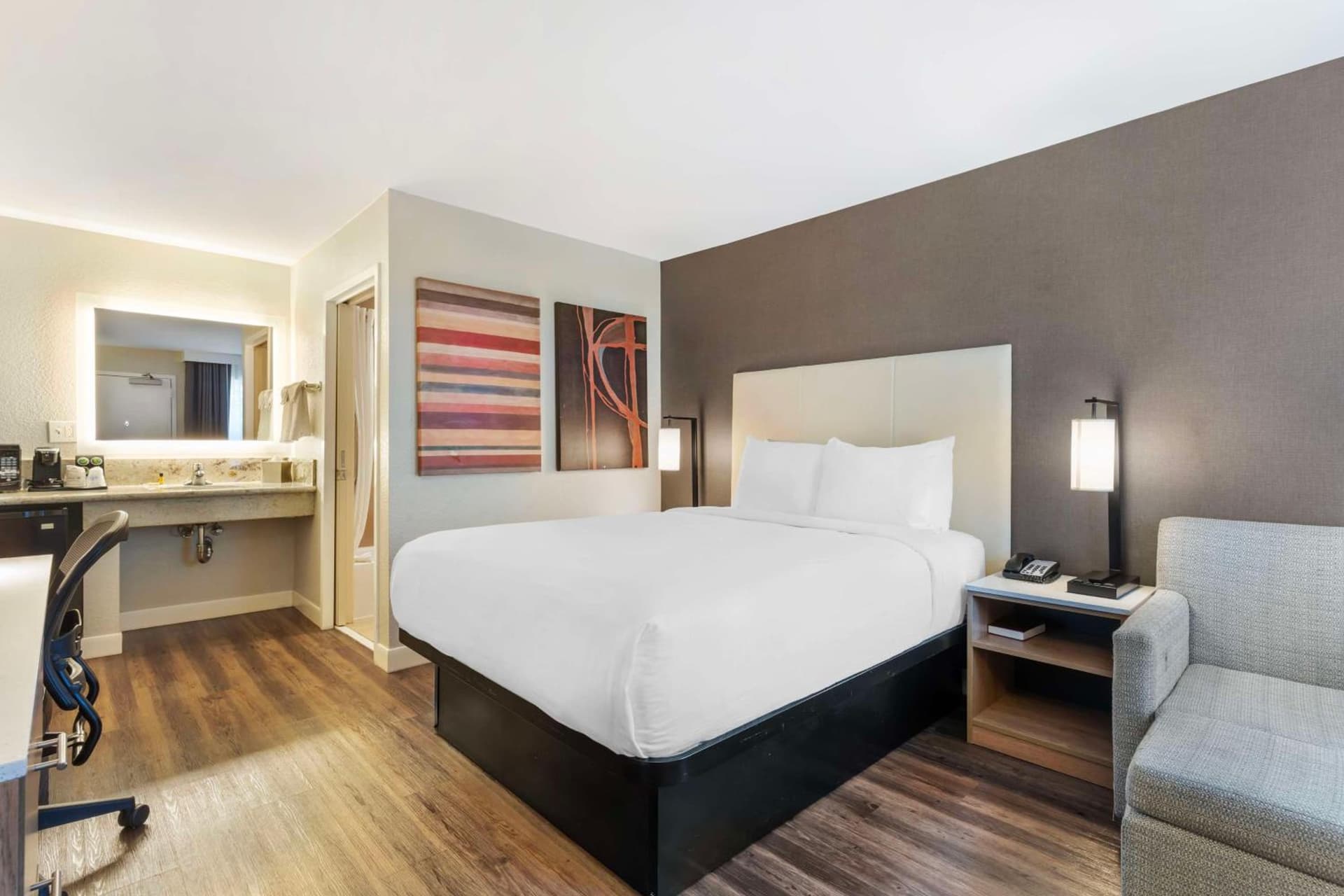 Best Western Plus Rancho Cordova Inn gallery photo in Rancho Cordova, CA — image 17