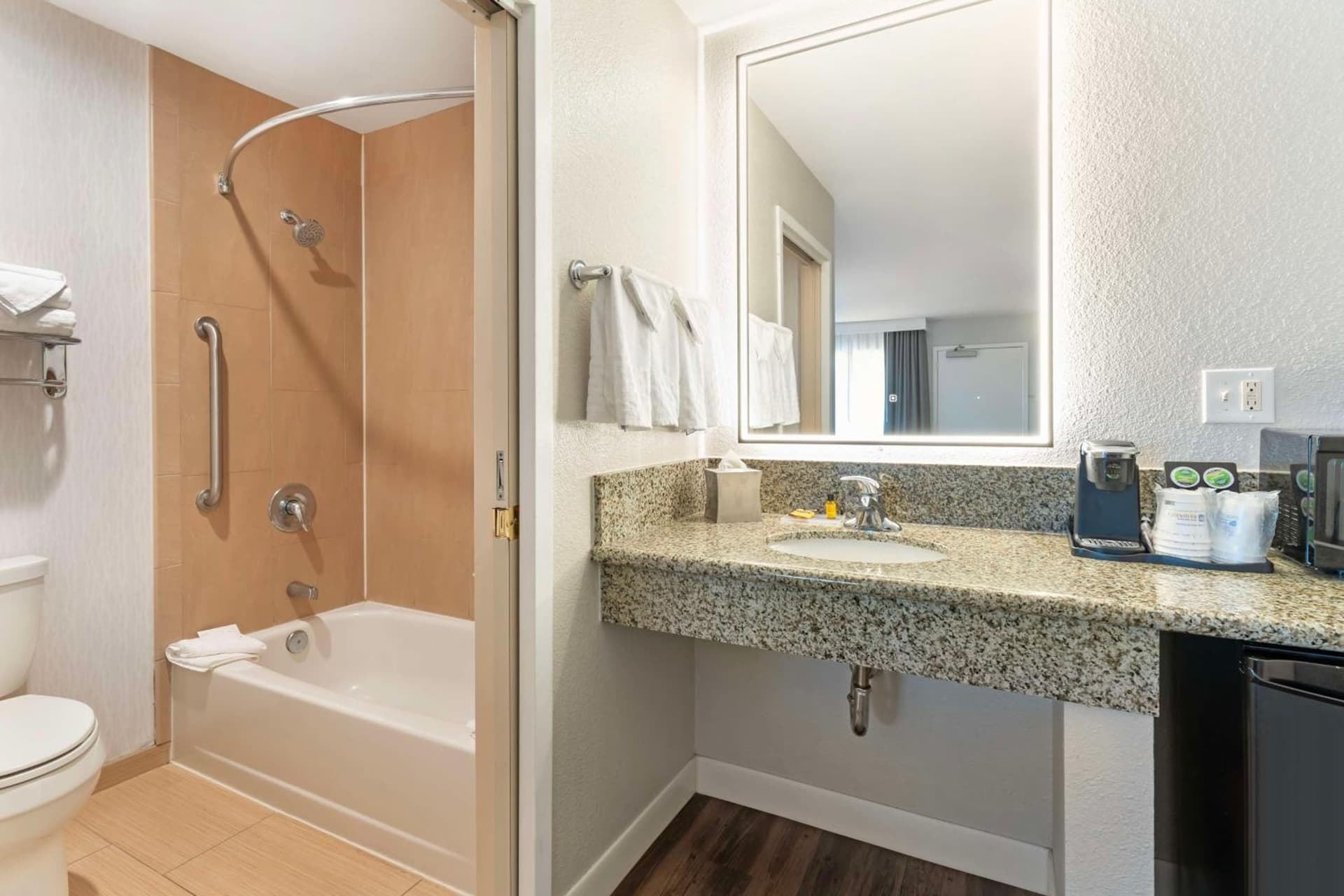 Best Western Plus Rancho Cordova Inn gallery photo in Rancho Cordova, CA — image 28