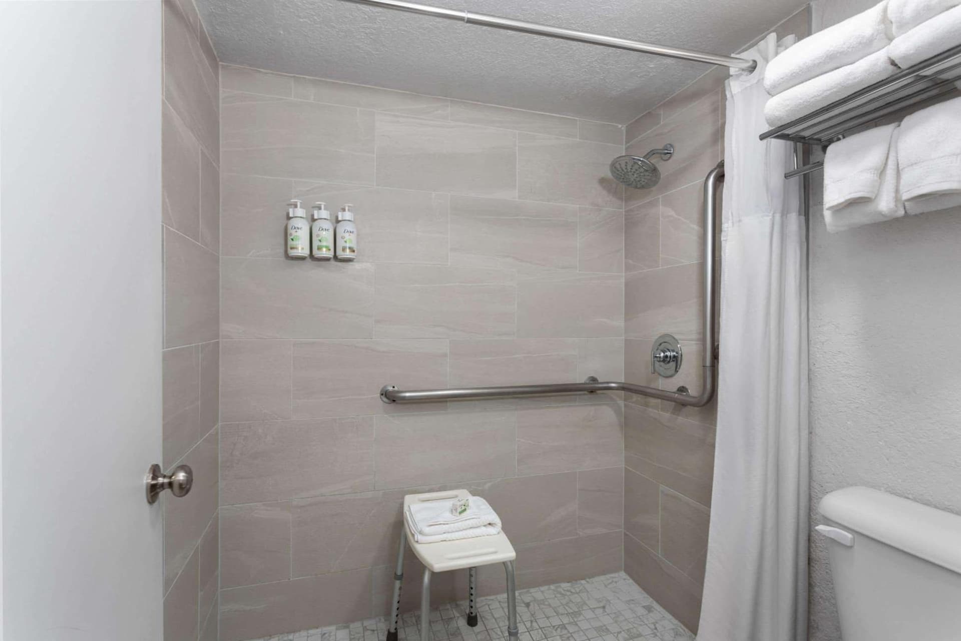 Baymont by Wyndham Orlando Lake Buena Vista South gallery photo in Kissimmee, FL — image 38