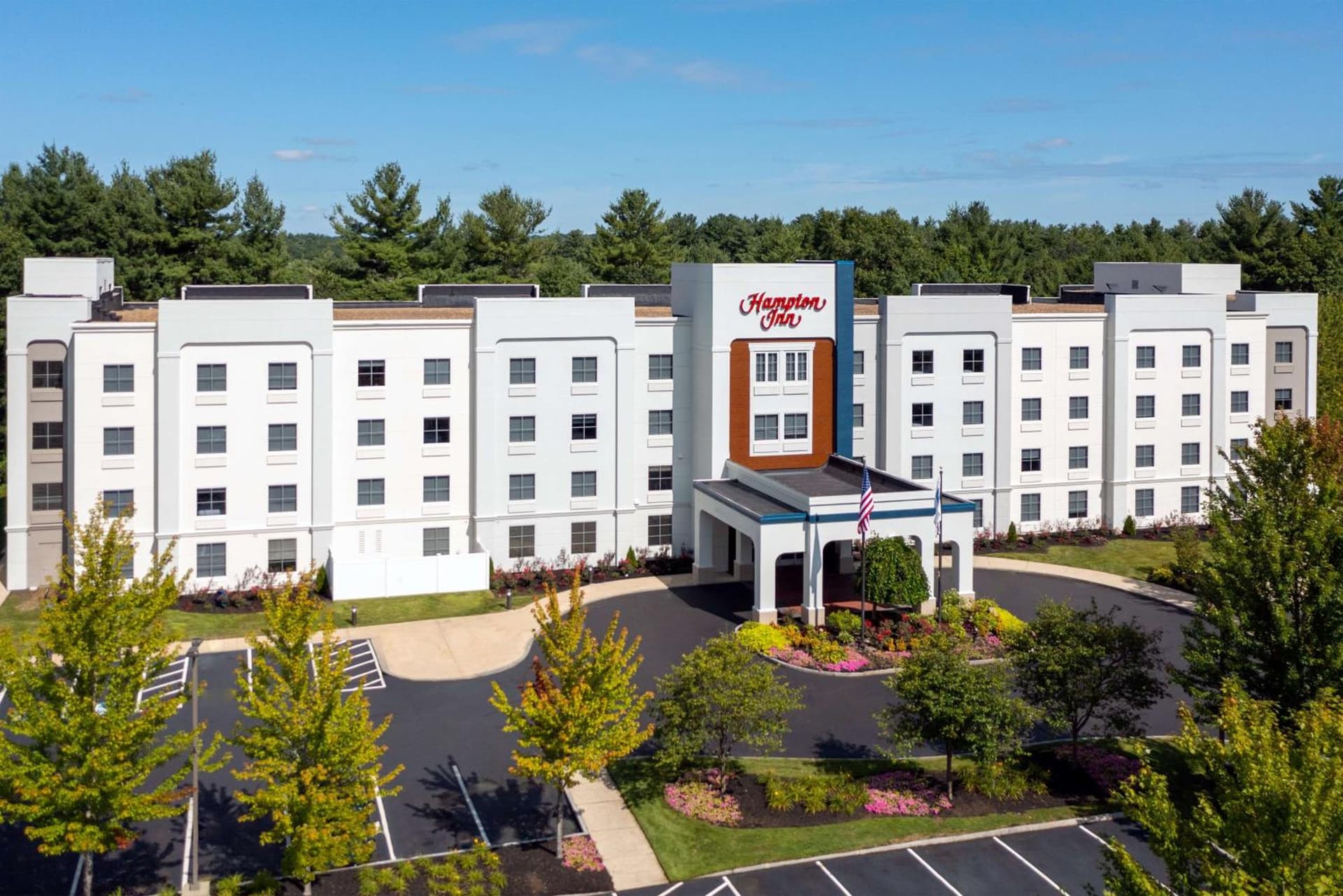 Hampton Inn Boston Bedford Burlington interior in Billerica, MA — gallery photo 2