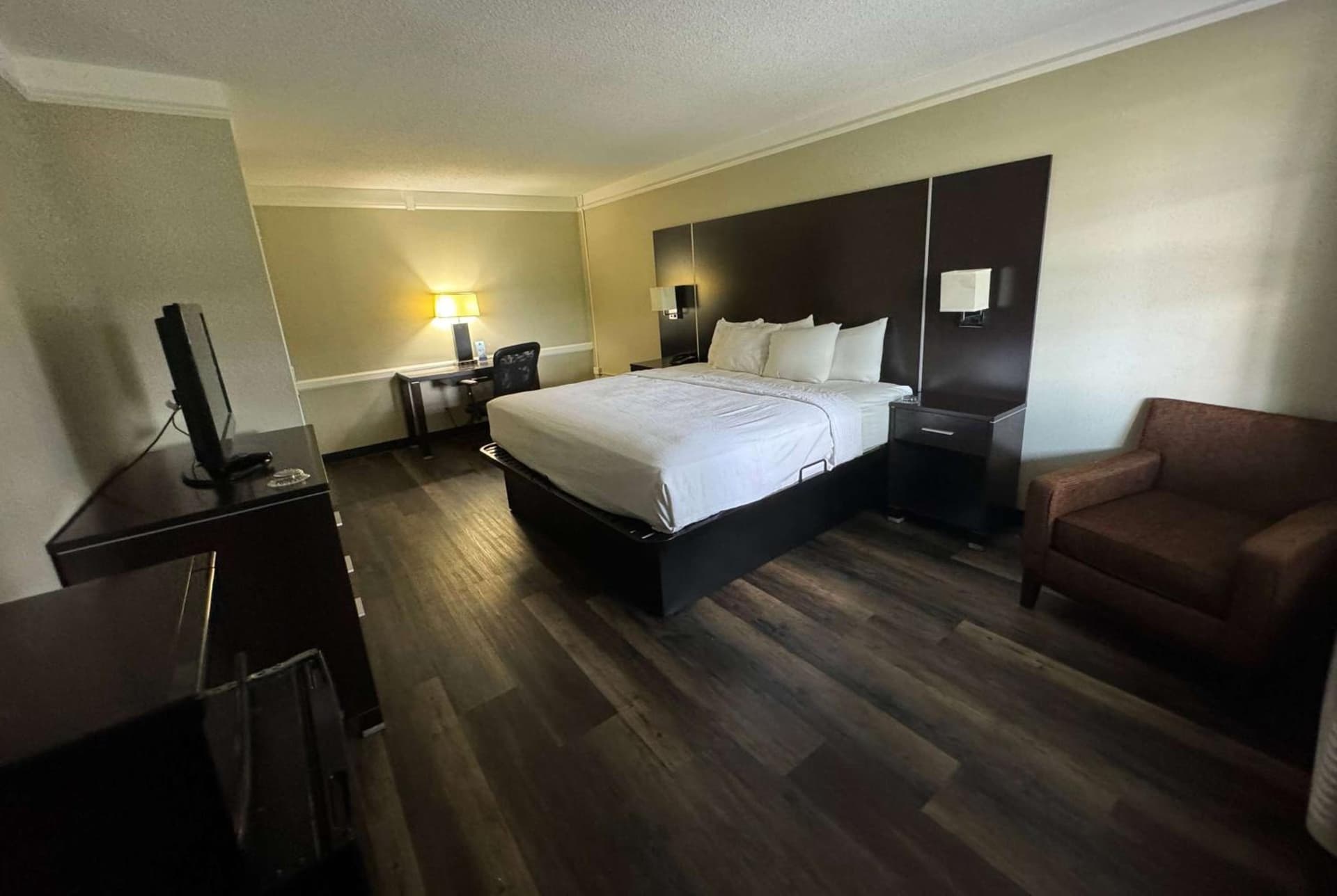 Quality Inn & Suites Tuscaloosa near University gallery photo in Tuscaloosa, AL — image 22