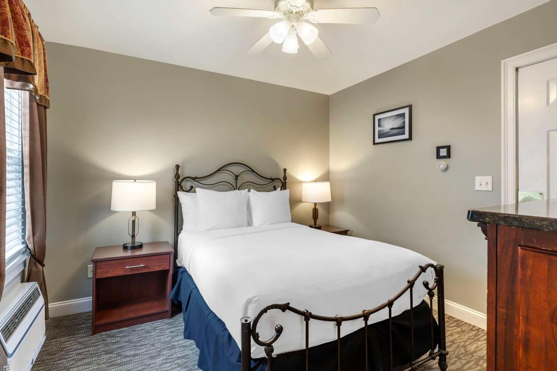 Essex Street Inn & Suites, an Ascend Collection Hotel gallery photo in Newburyport, MA — image 33