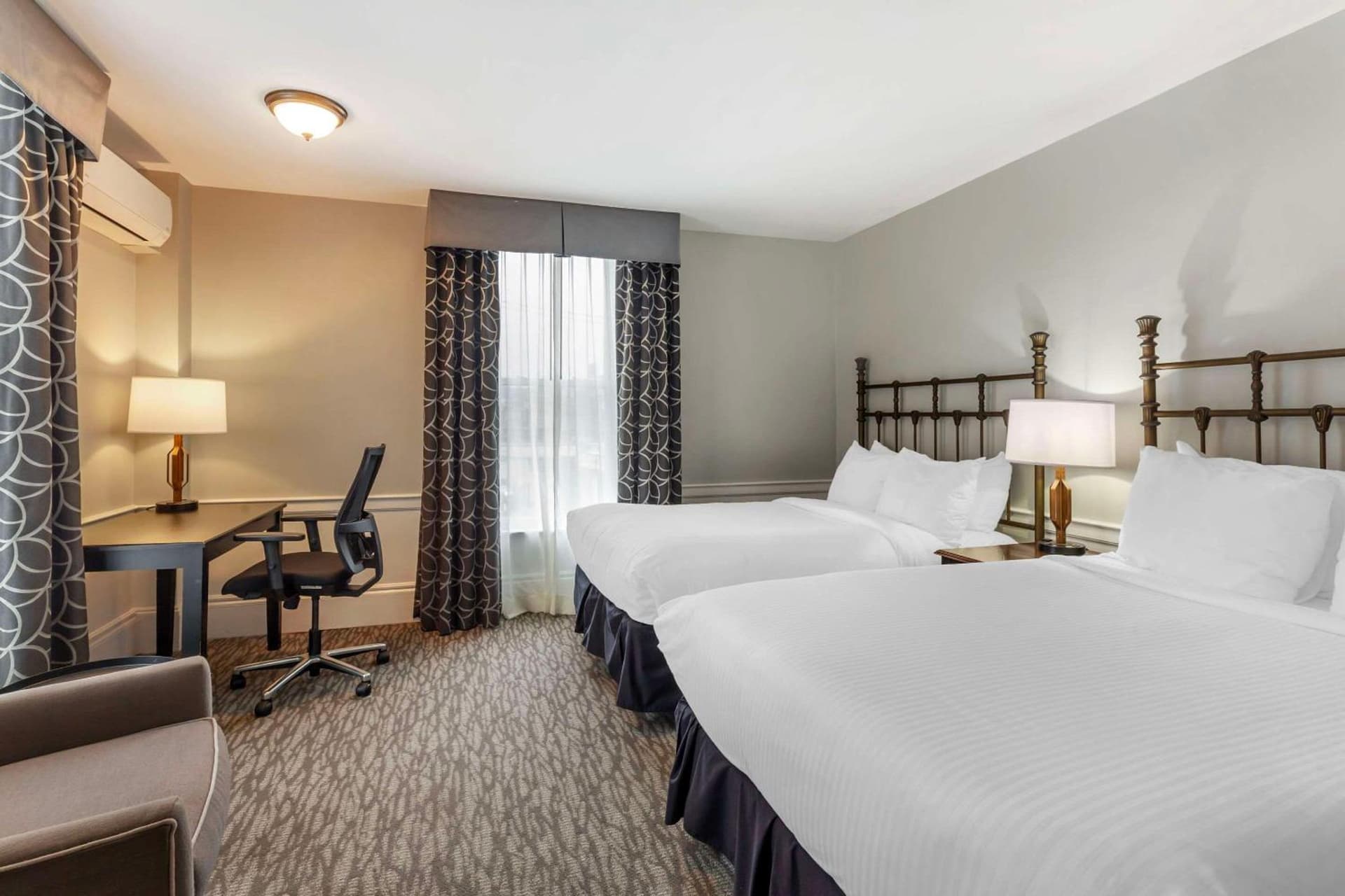 Essex Street Inn & Suites, an Ascend Collection Hotel gallery photo in Newburyport, MA — image 45