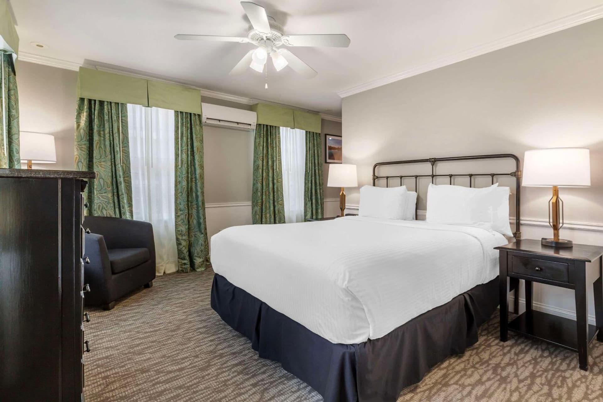 Essex Street Inn & Suites, an Ascend Collection Hotel gallery photo in Newburyport, MA — image 35