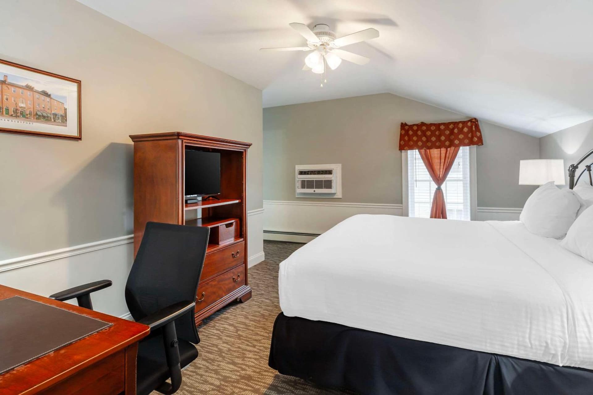 Essex Street Inn & Suites, an Ascend Collection Hotel gallery photo in Newburyport, MA — image 104