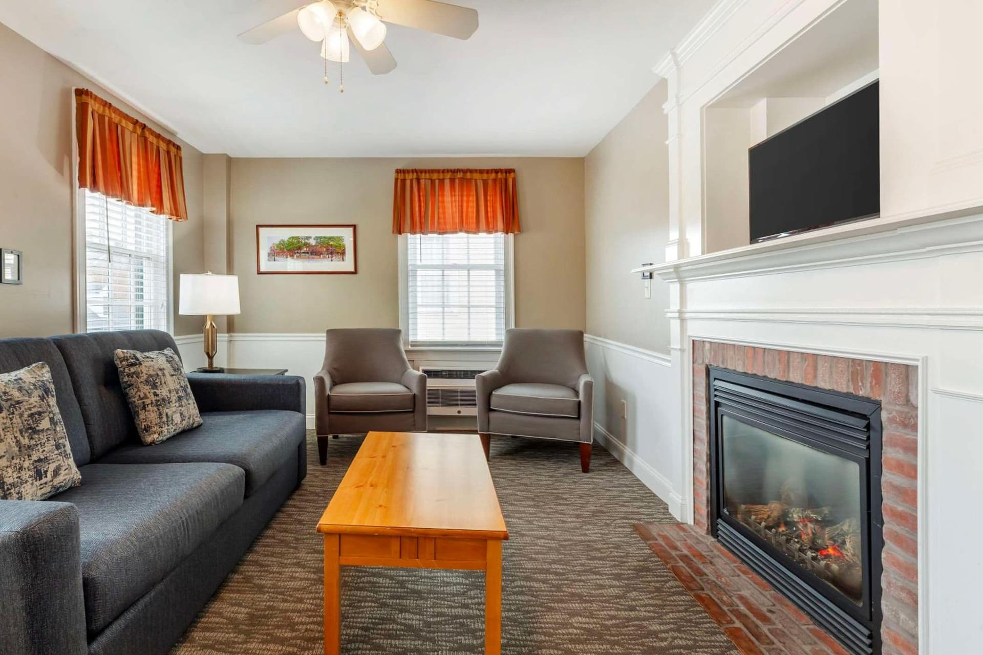 Essex Street Inn & Suites, an Ascend Collection Hotel gallery photo in Newburyport, MA — image 78
