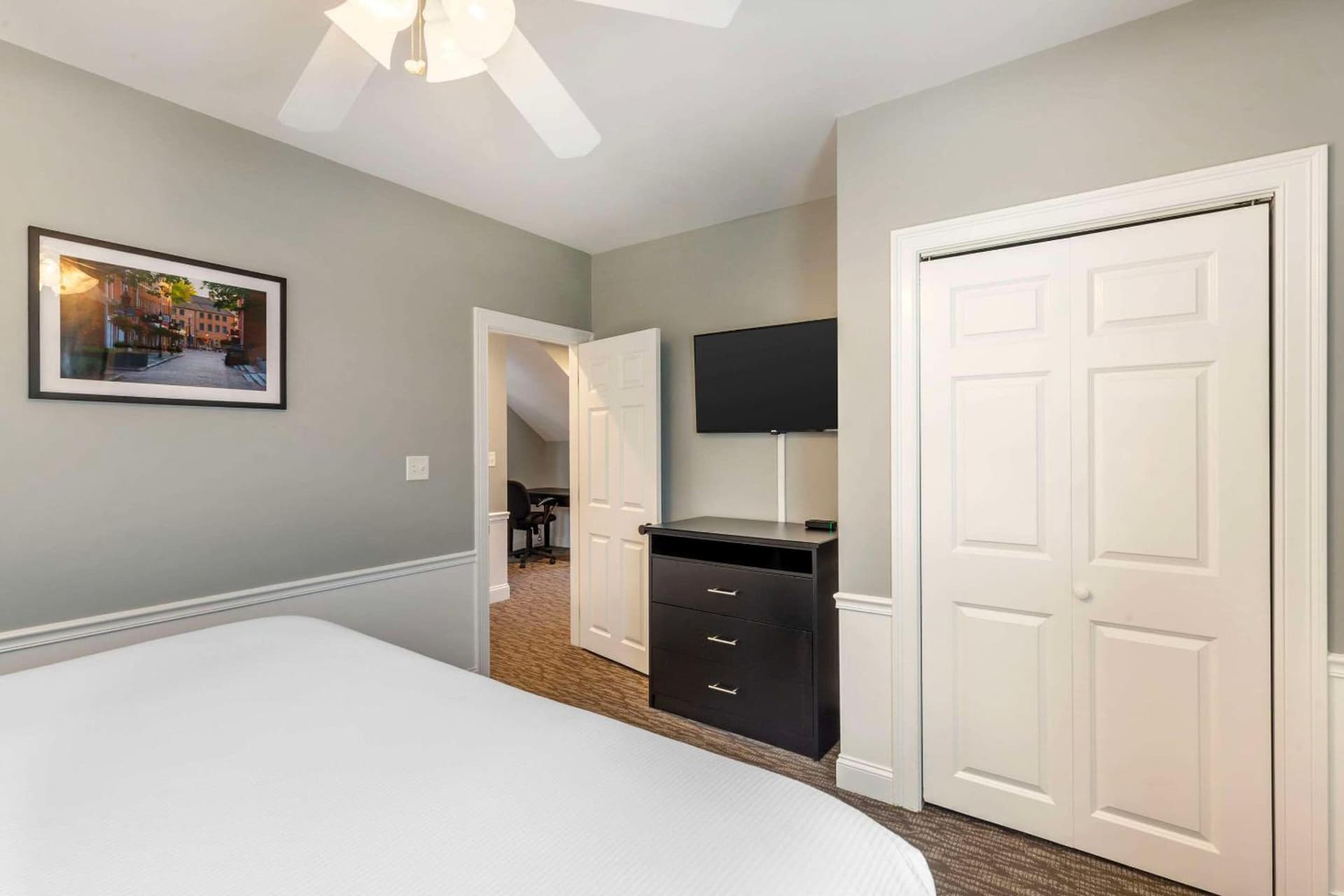 Essex Street Inn & Suites, an Ascend Collection Hotel gallery photo in Newburyport, MA — image 85