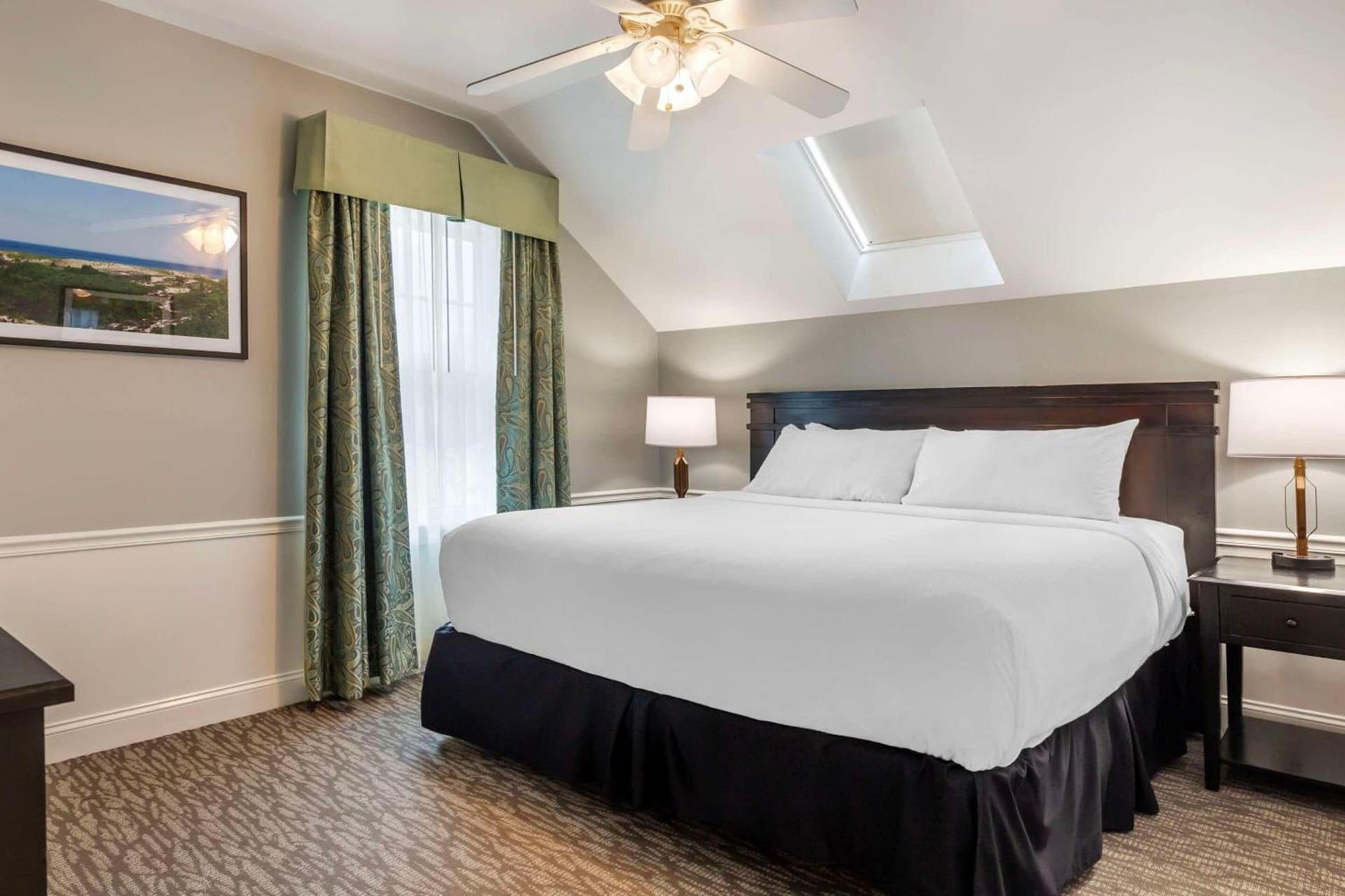 Essex Street Inn & Suites, an Ascend Collection Hotel gallery photo in Newburyport, MA — image 62