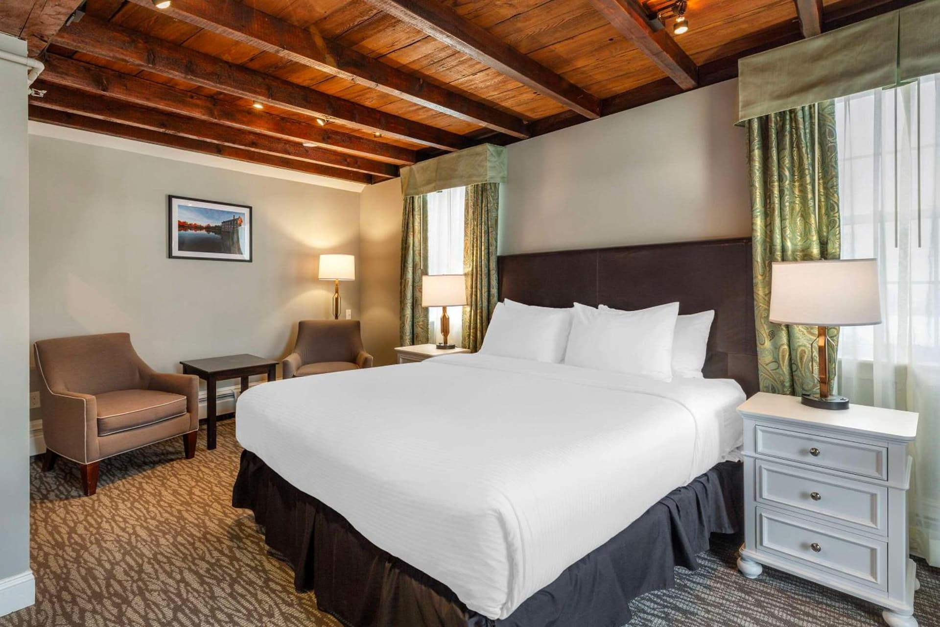 Essex Street Inn & Suites, an Ascend Collection Hotel gallery photo in Newburyport, MA — image 13