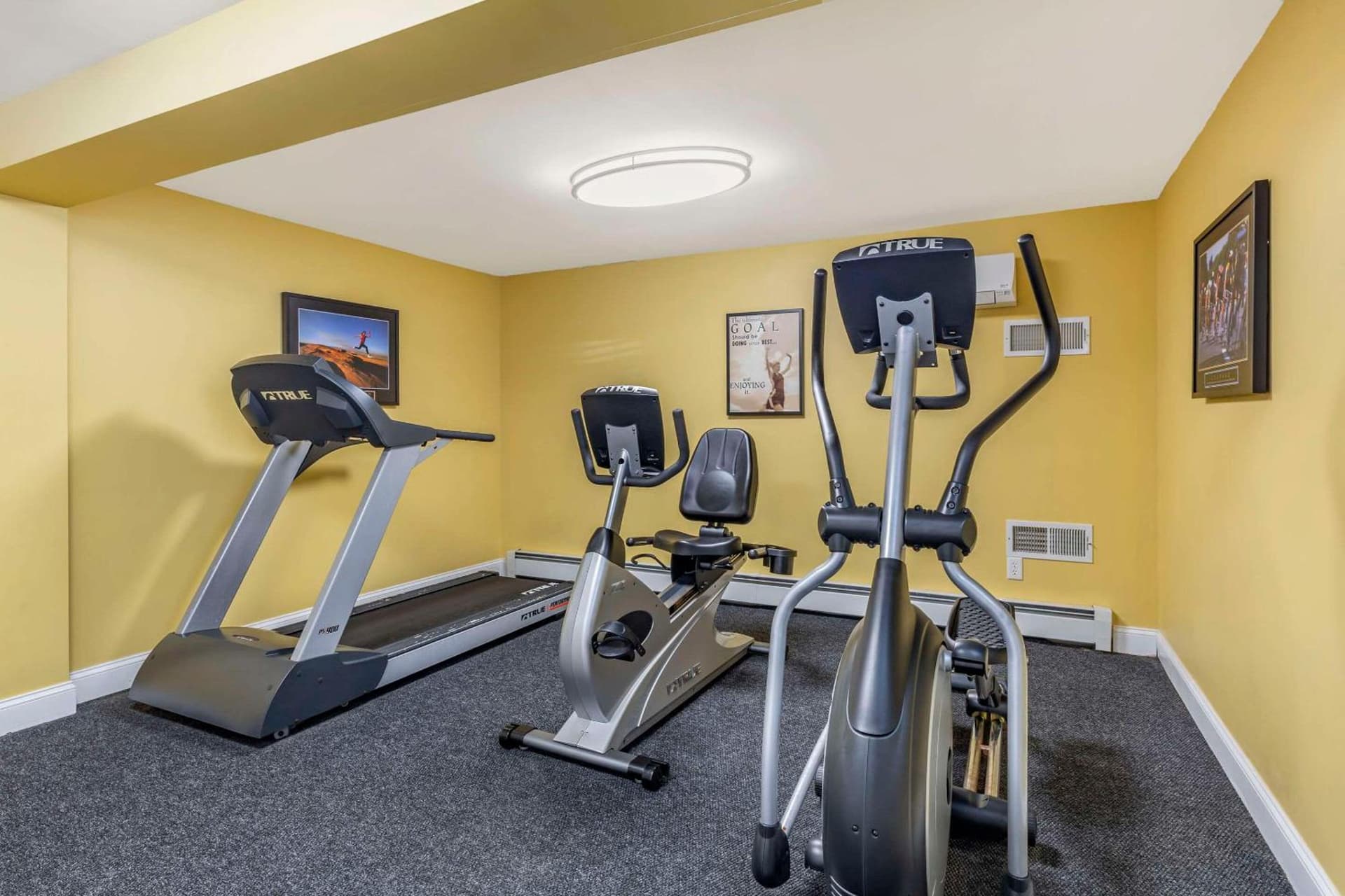 Essex Street Inn & Suites, an Ascend Collection Hotel gallery photo in Newburyport, MA — image 47