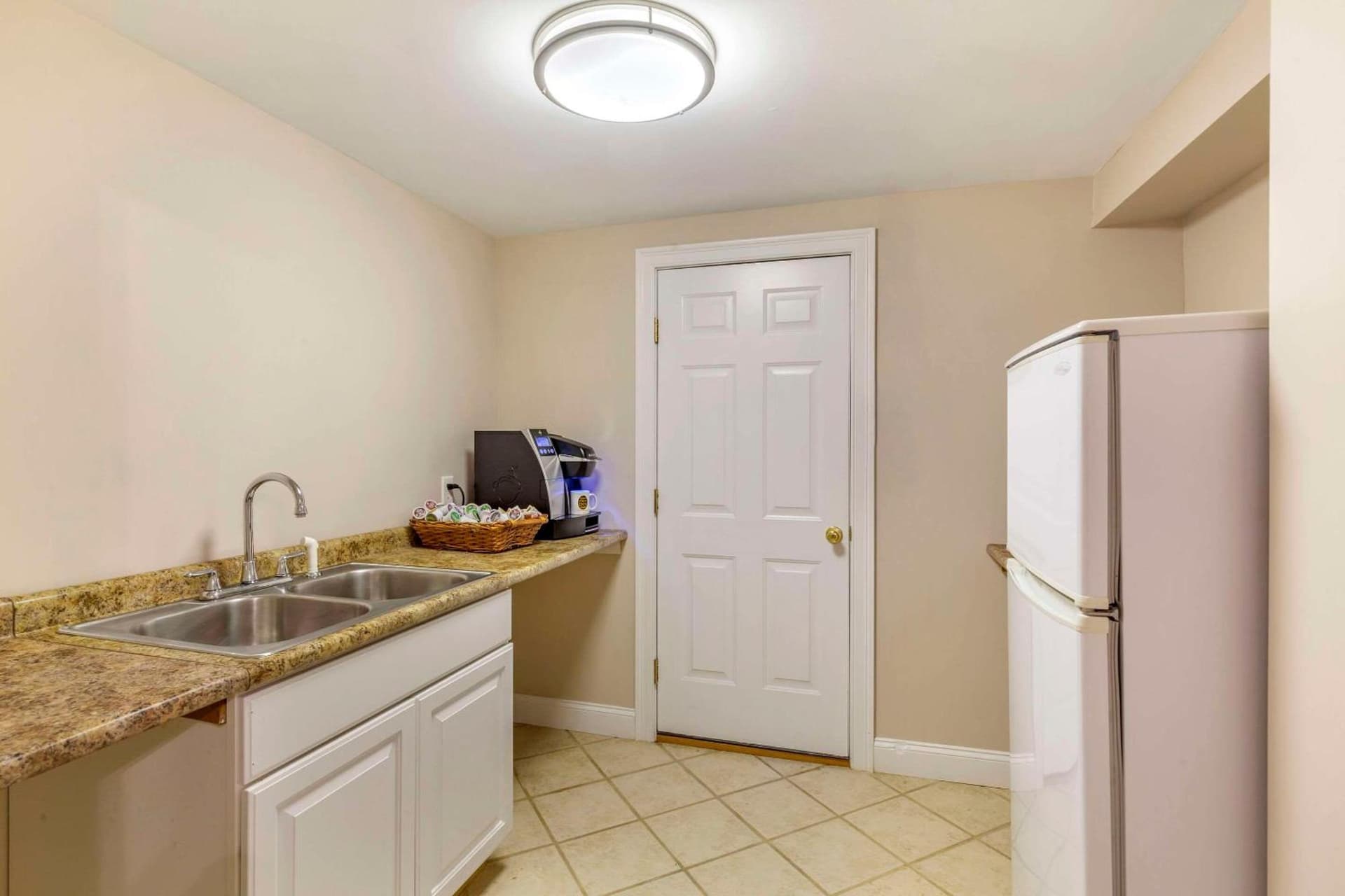 Essex Street Inn & Suites, an Ascend Collection Hotel gallery photo in Newburyport, MA — image 31