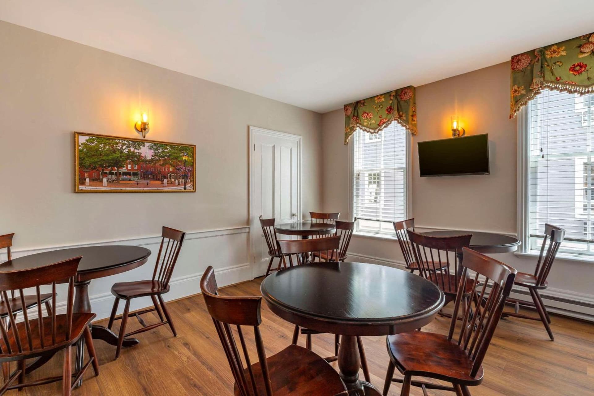 Essex Street Inn & Suites, an Ascend Collection Hotel gallery photo in Newburyport, MA — image 66