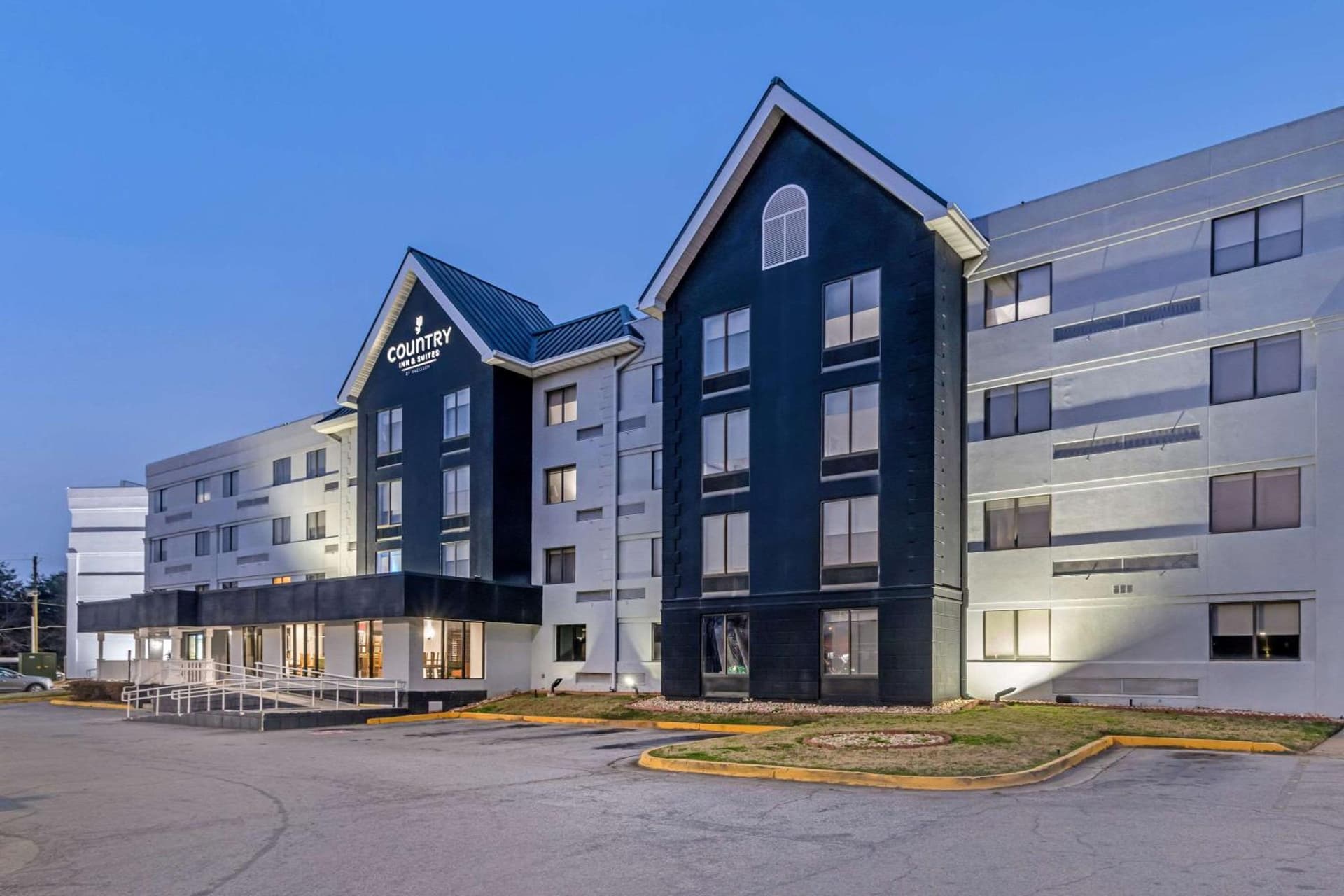 Country Inn & Suites by Radisson, Atlanta Airport South, GA property views in Atlanta, GA — gallery photo 3