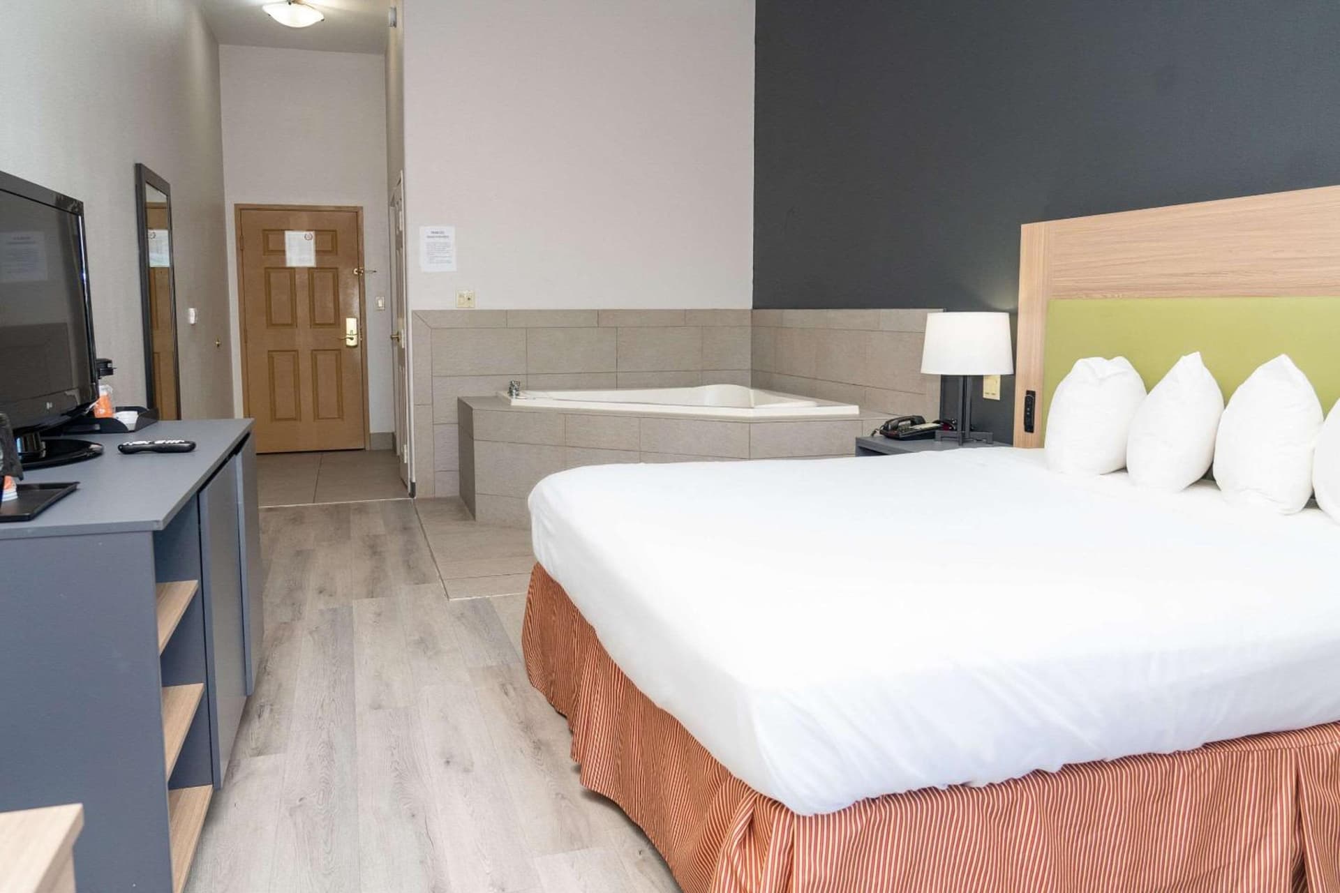 Country Inn & Suites by Radisson, College Station, TX gallery photo in College Station, TX — image 31