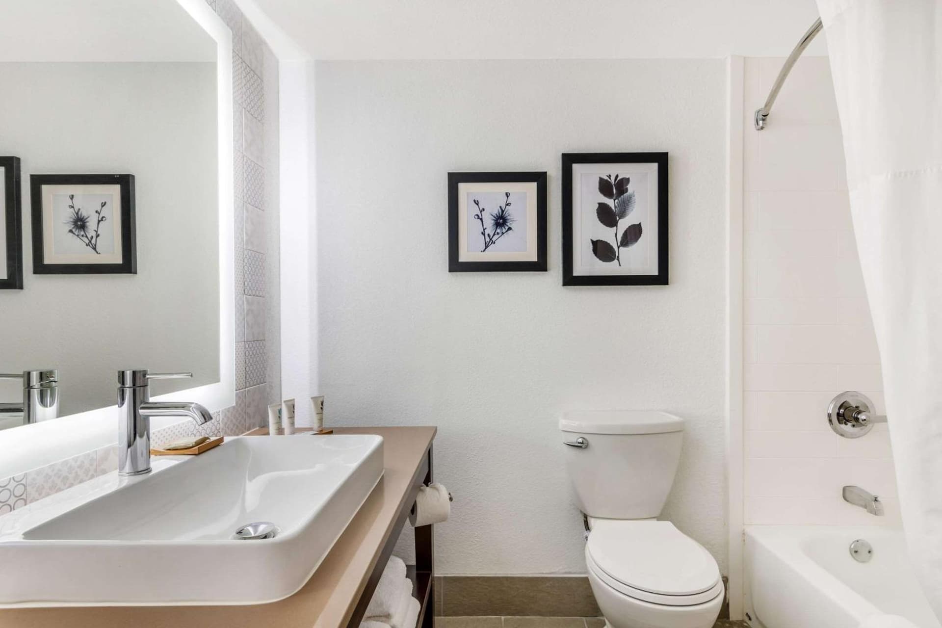 Country Inn & Suites by Radisson, Atlanta Airport South, GA gallery photo in Atlanta, GA — image 12