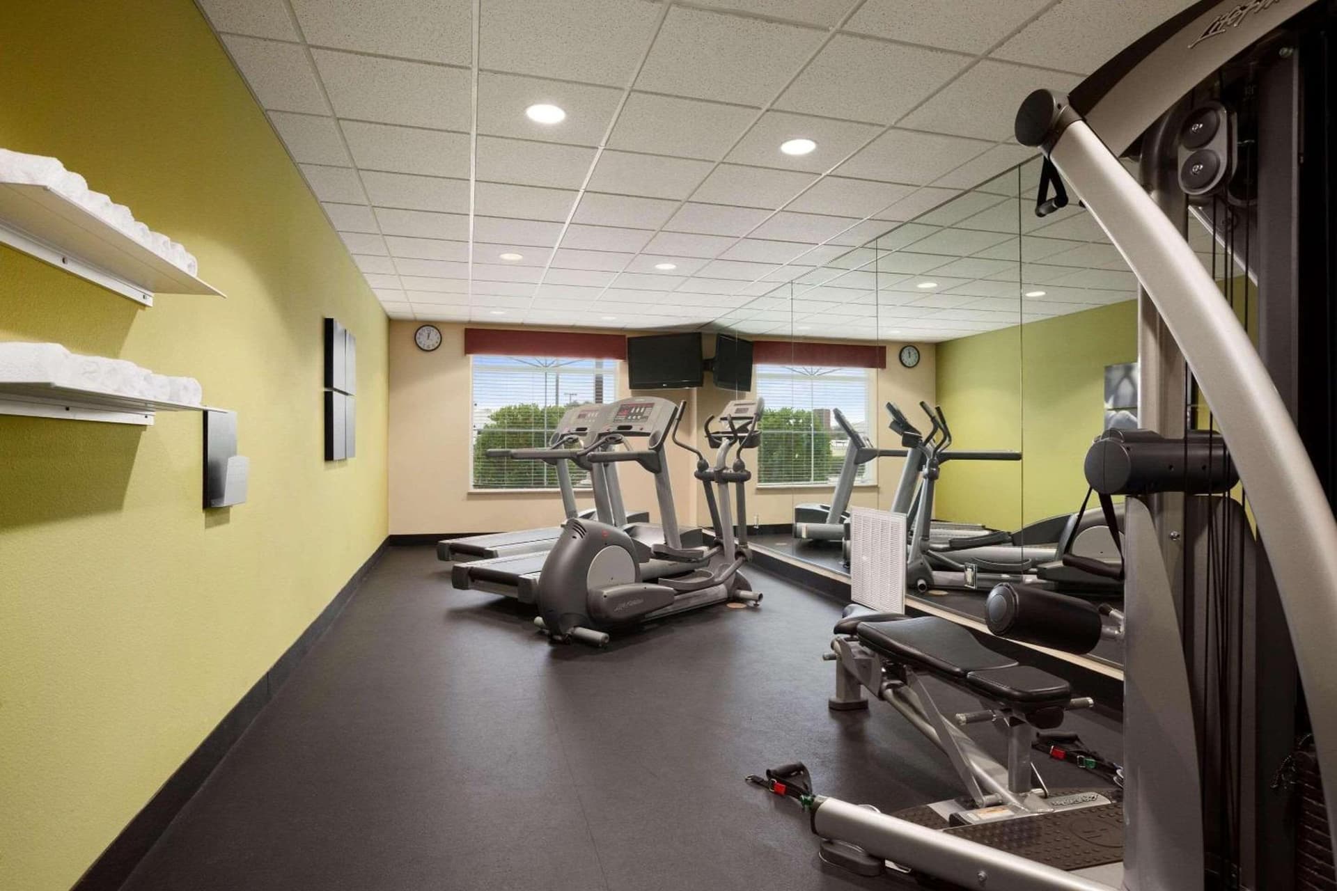 Country Inn & Suites by Radisson, College Station, TX gallery photo in College Station, TX — image 17