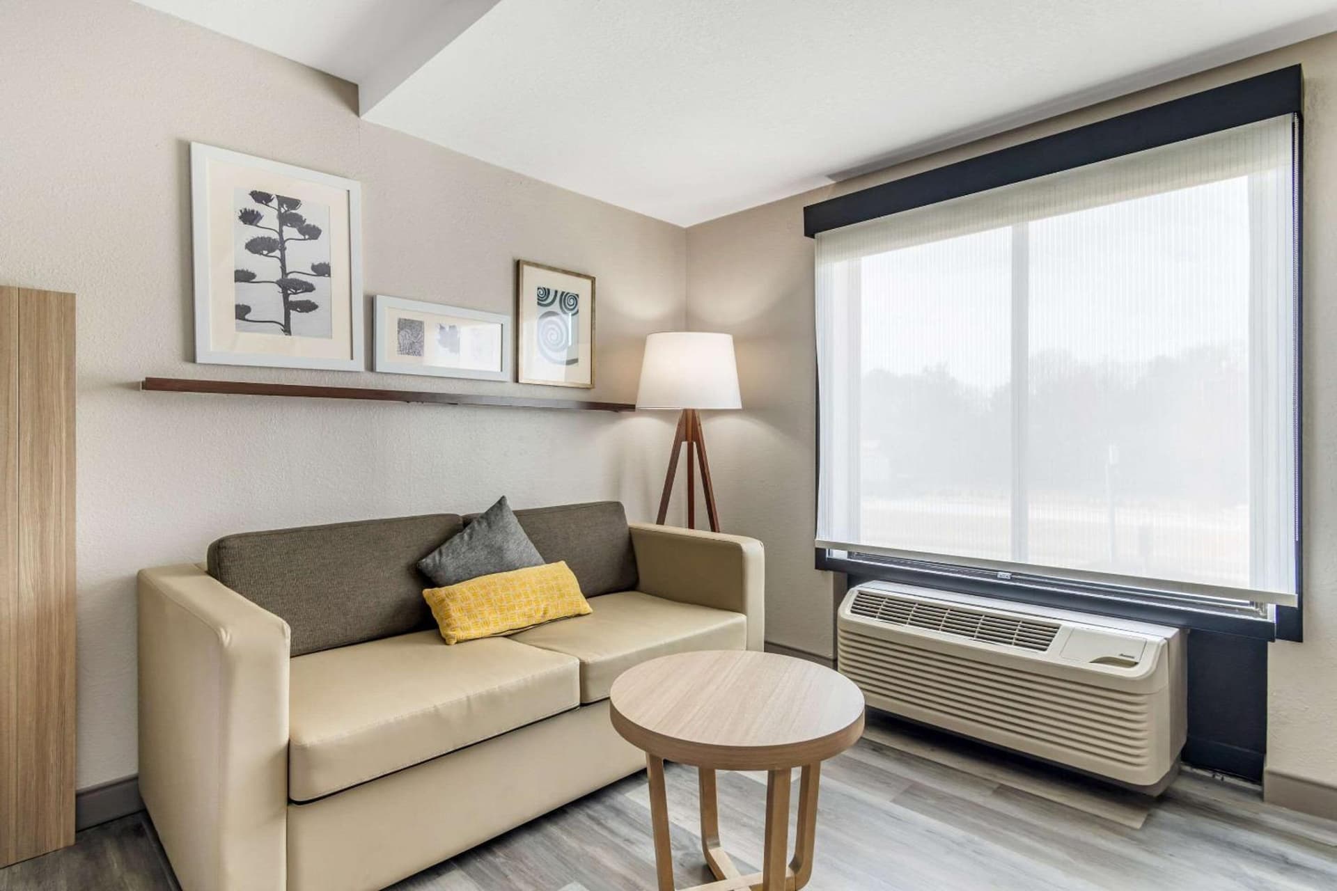 Country Inn & Suites by Radisson, Atlanta Airport South, GA gallery photo in Atlanta, GA — image 15