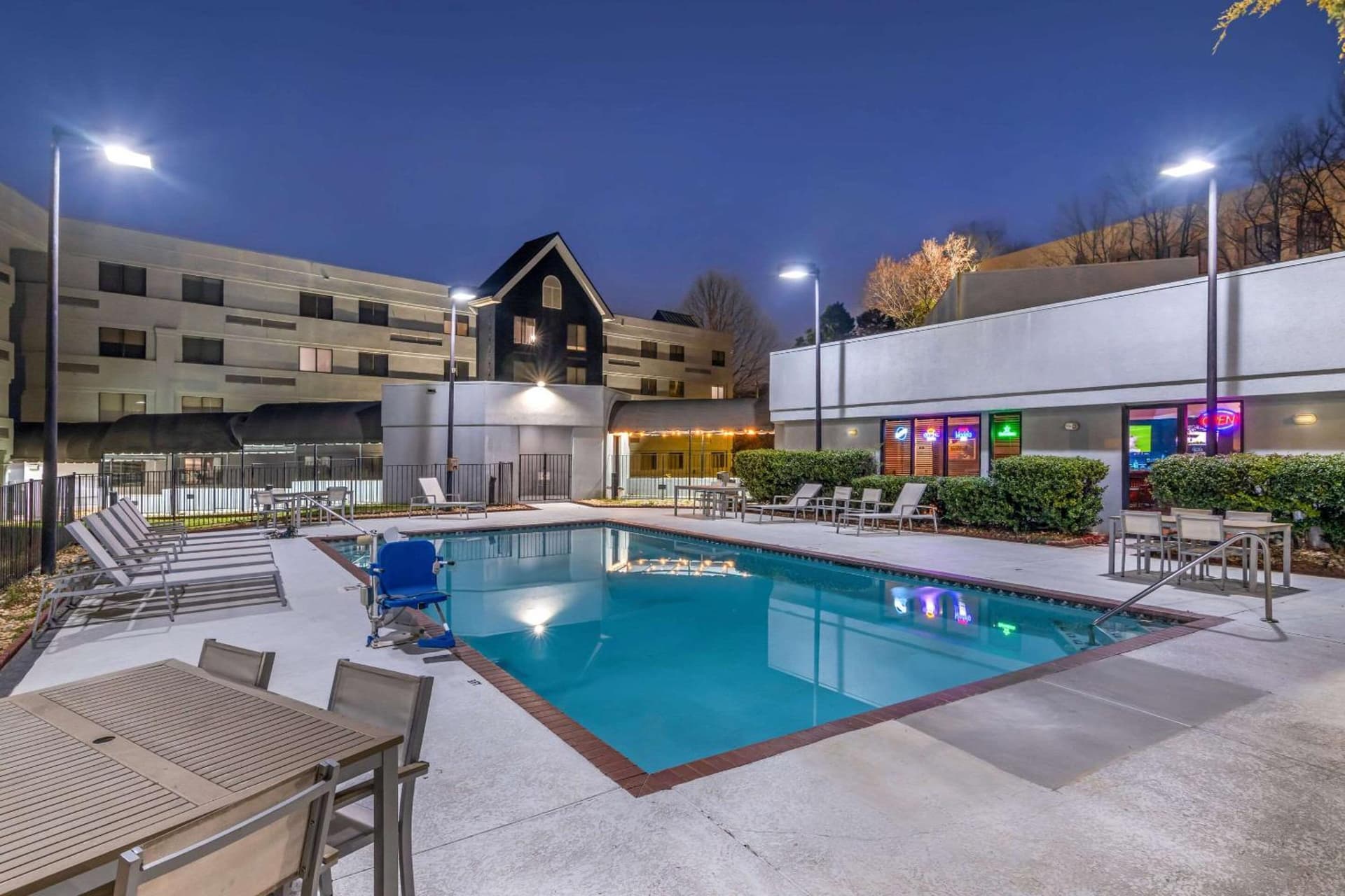 Country Inn & Suites by Radisson, Atlanta Airport South, GA gallery photo in Atlanta, GA — image 26