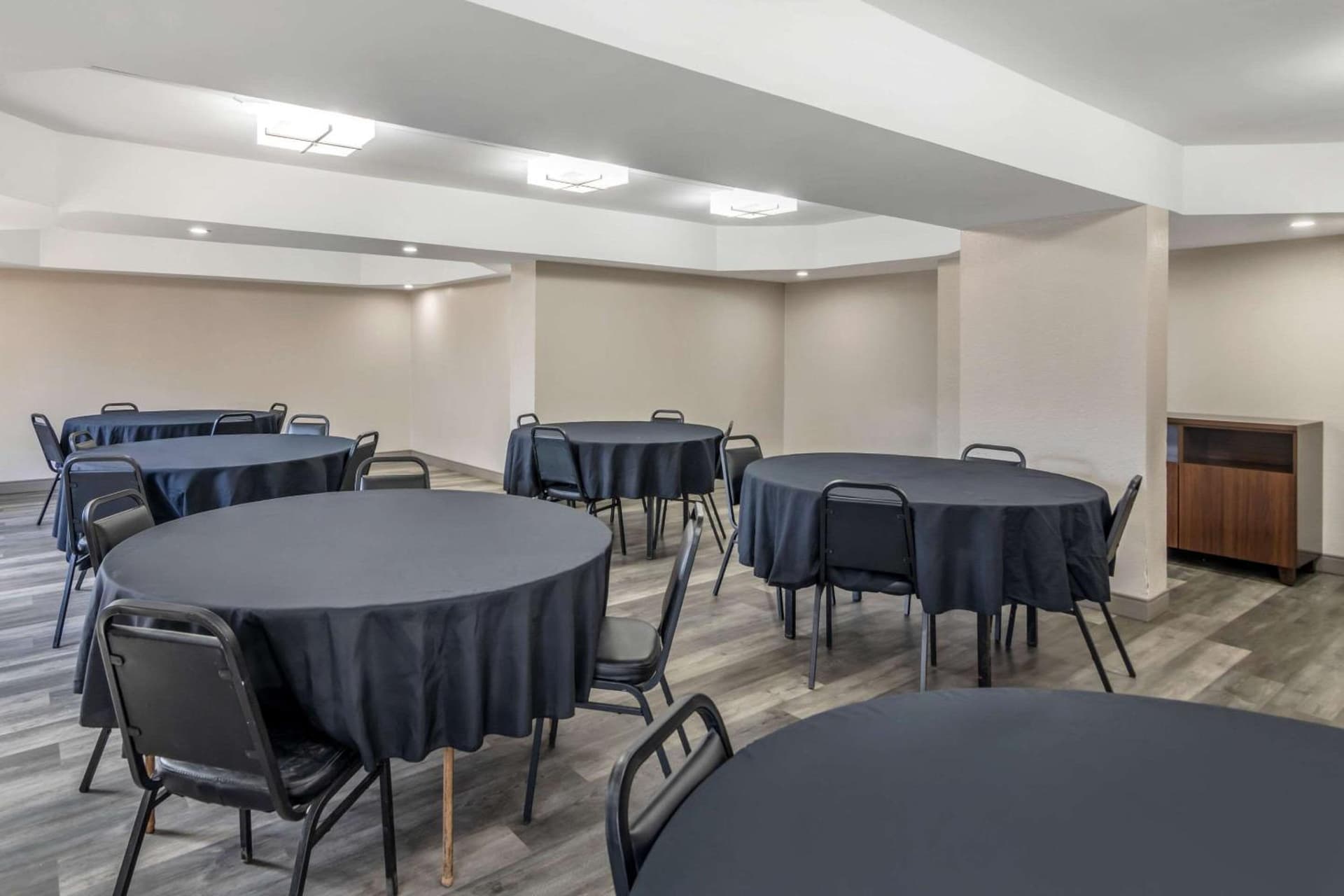 Country Inn & Suites by Radisson, Atlanta Airport South, GA gallery photo in Atlanta, GA — image 4