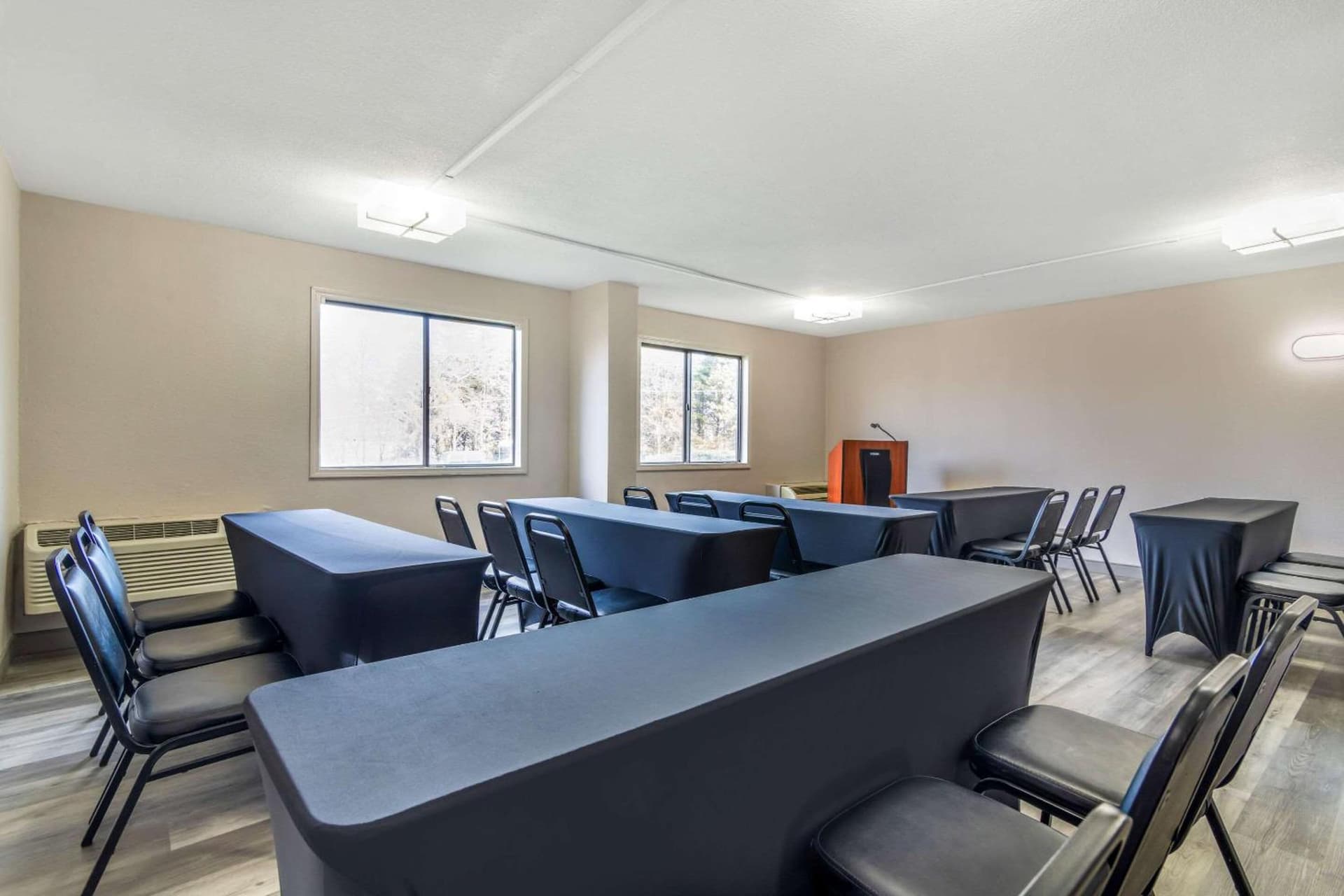 Country Inn & Suites by Radisson, Atlanta Airport South, GA gallery photo in Atlanta, GA — image 14