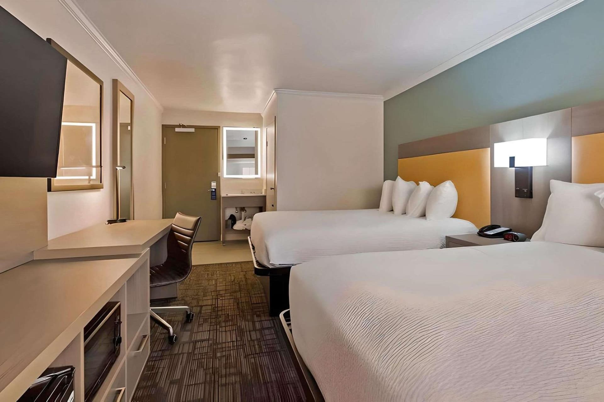 Comfort Inn Hayward - Oakland South gallery photo in Hayward, CA — image 7
