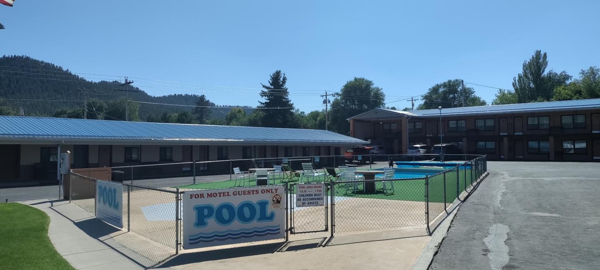 Hills Inn interior in Hot Springs, SD — gallery photo 2