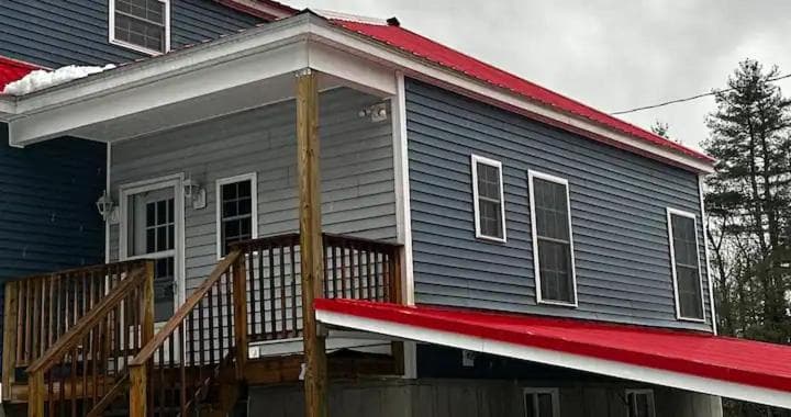 Ciderhouse and Cellars Getaway property views in South Springfield — gallery photo 3