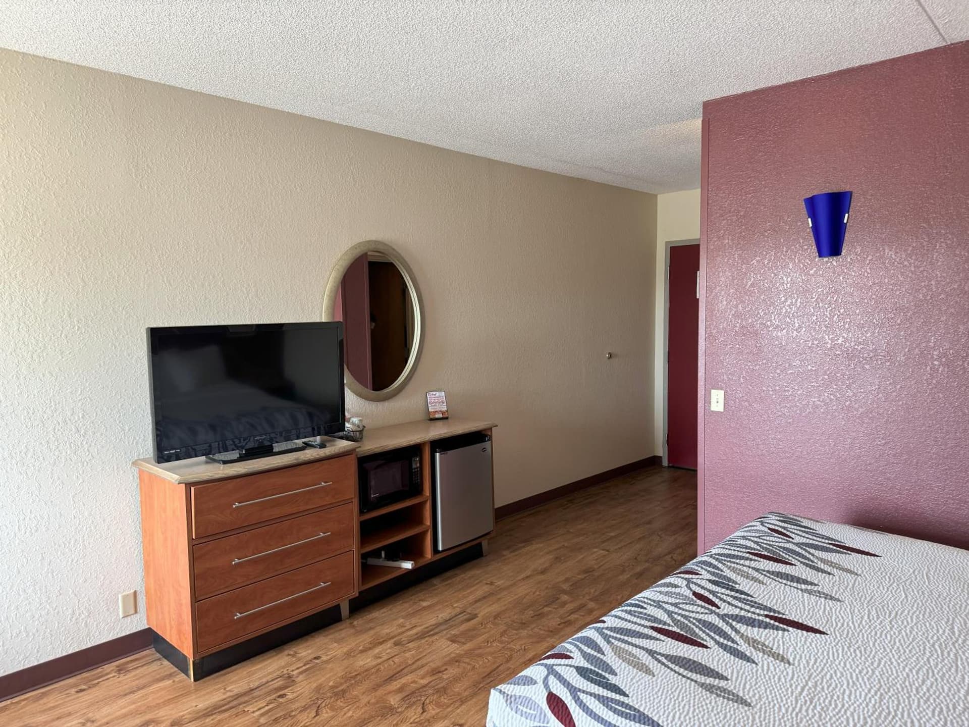 Sycamore Suites interior in Elyria, OH — gallery photo 2