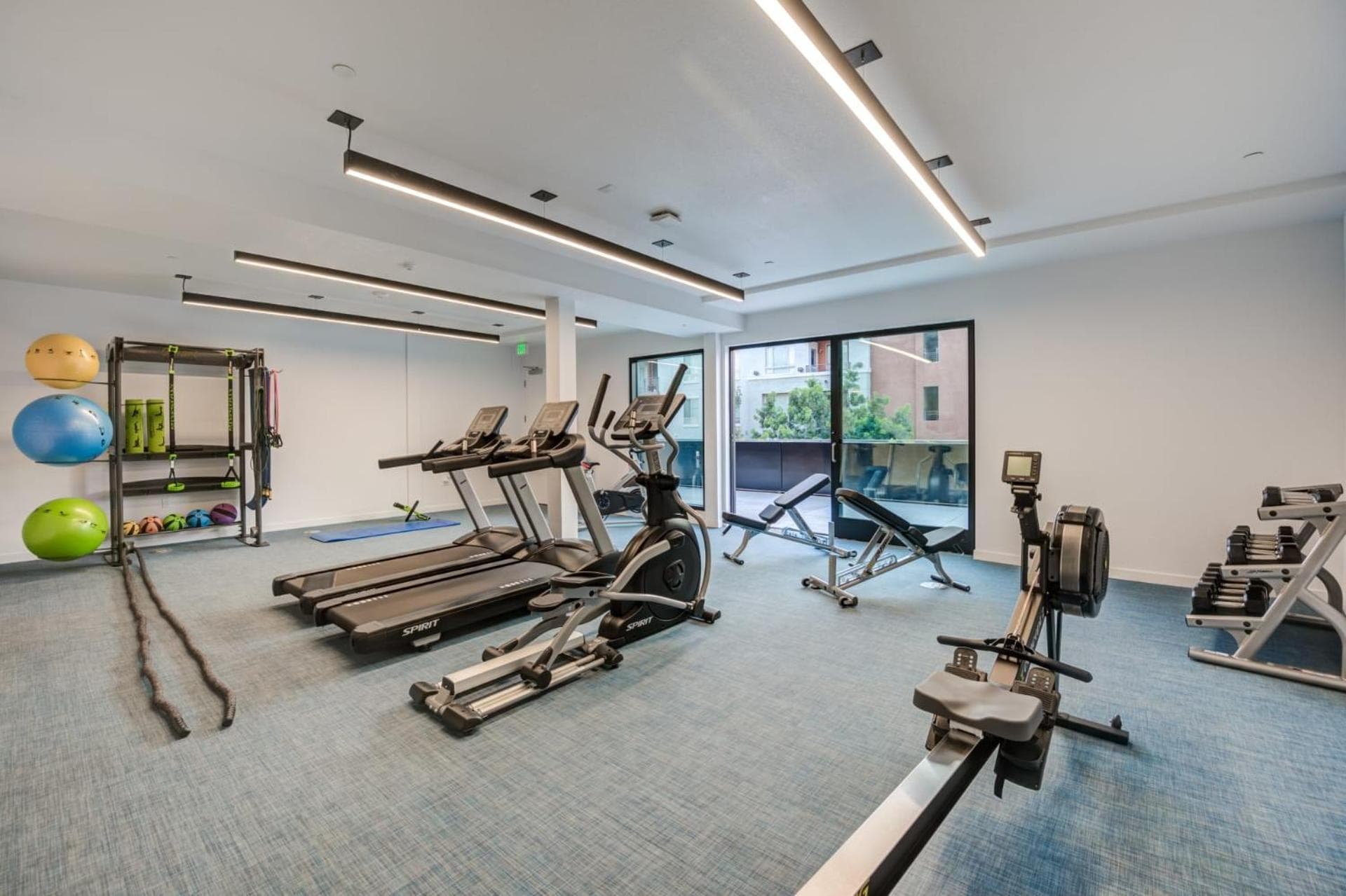 StaysPro - Cityscape Luxury Rental Homes in the Heart of Los Angeles property views in Los Angeles, CA — gallery photo 3