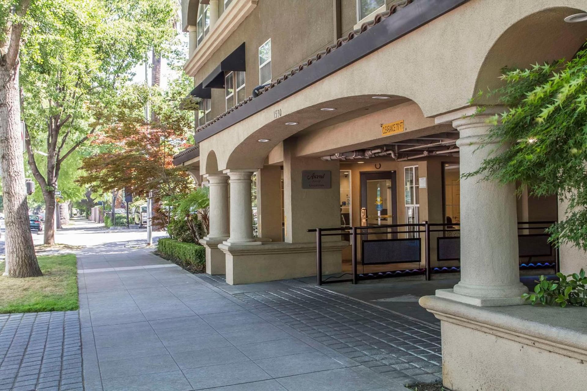 Inn Off Capitol Park, an Ascend Collection Hotel featured exterior or lobby in Sacramento, CA — similar hotel