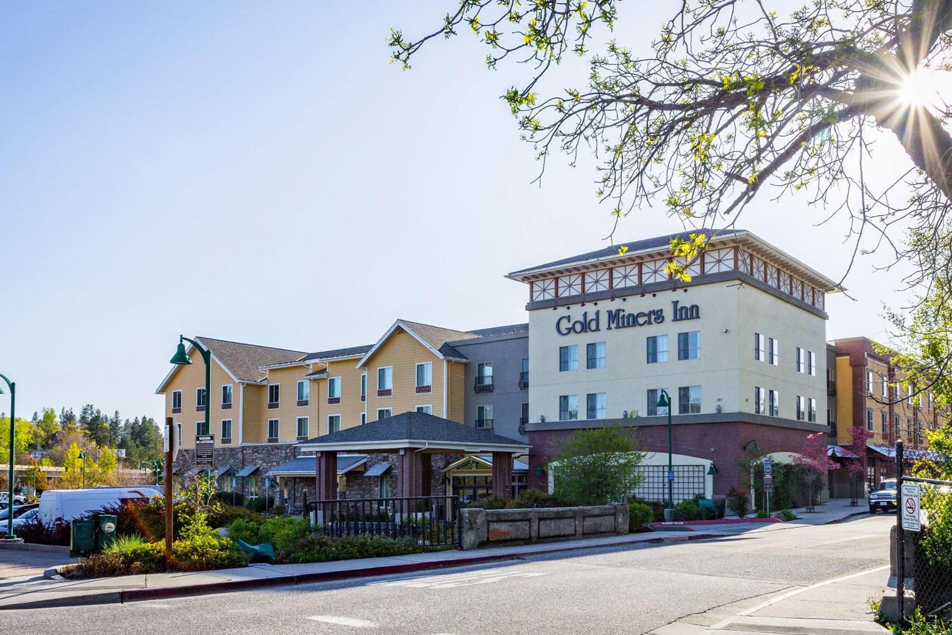 Gold Miners Inn Grass Valley, an Ascend Collection Hotel property views in Grass Valley, CA — gallery photo 3