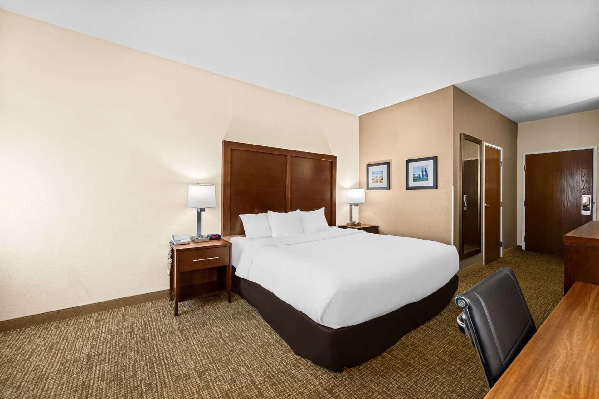Comfort Inn & Suites Pueblo gallery photo in Pueblo, CO — image 86